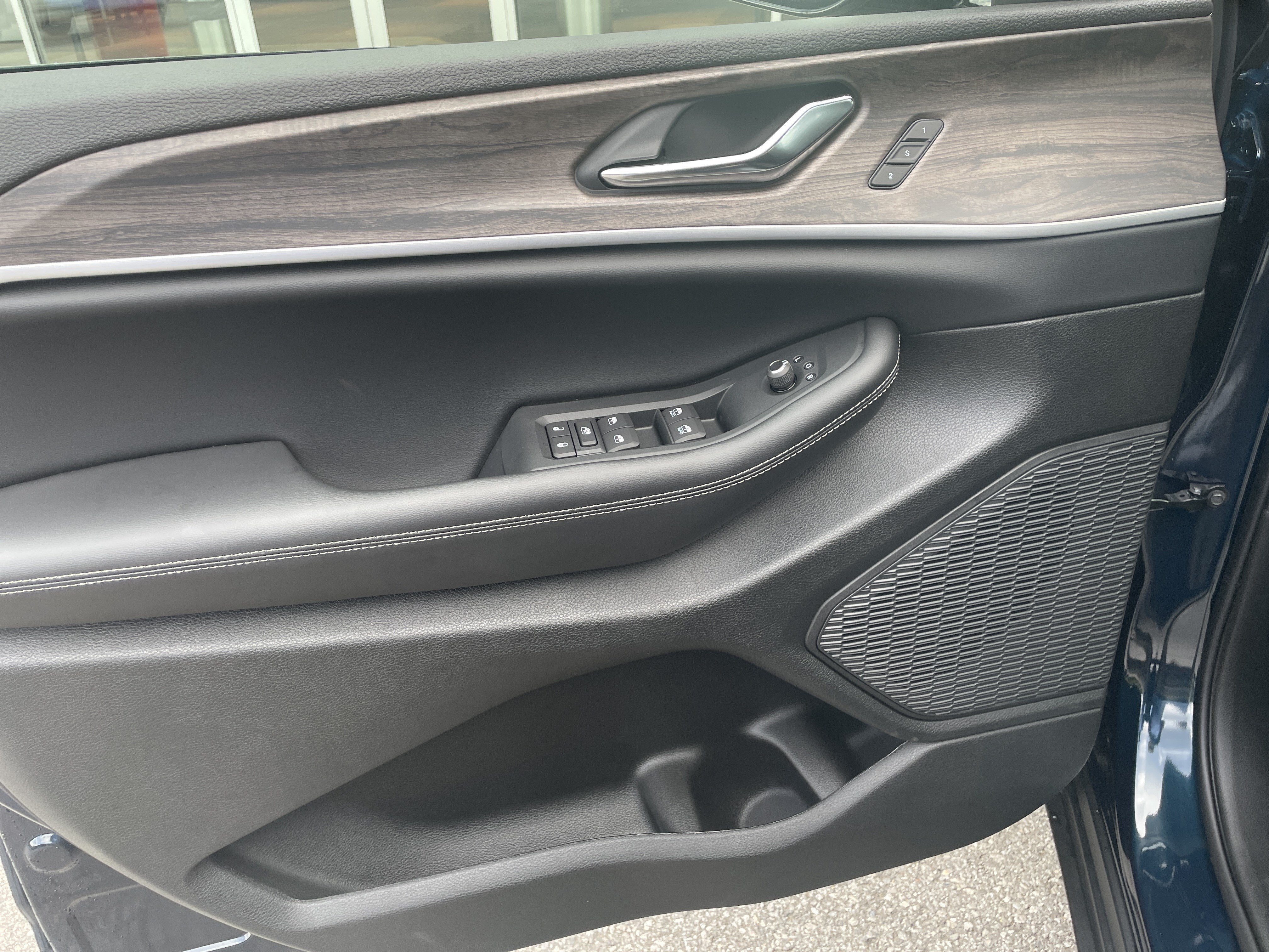 2027 Jeep Grand Cherokee GRAND CHEROKEE L LIMITED 4X4