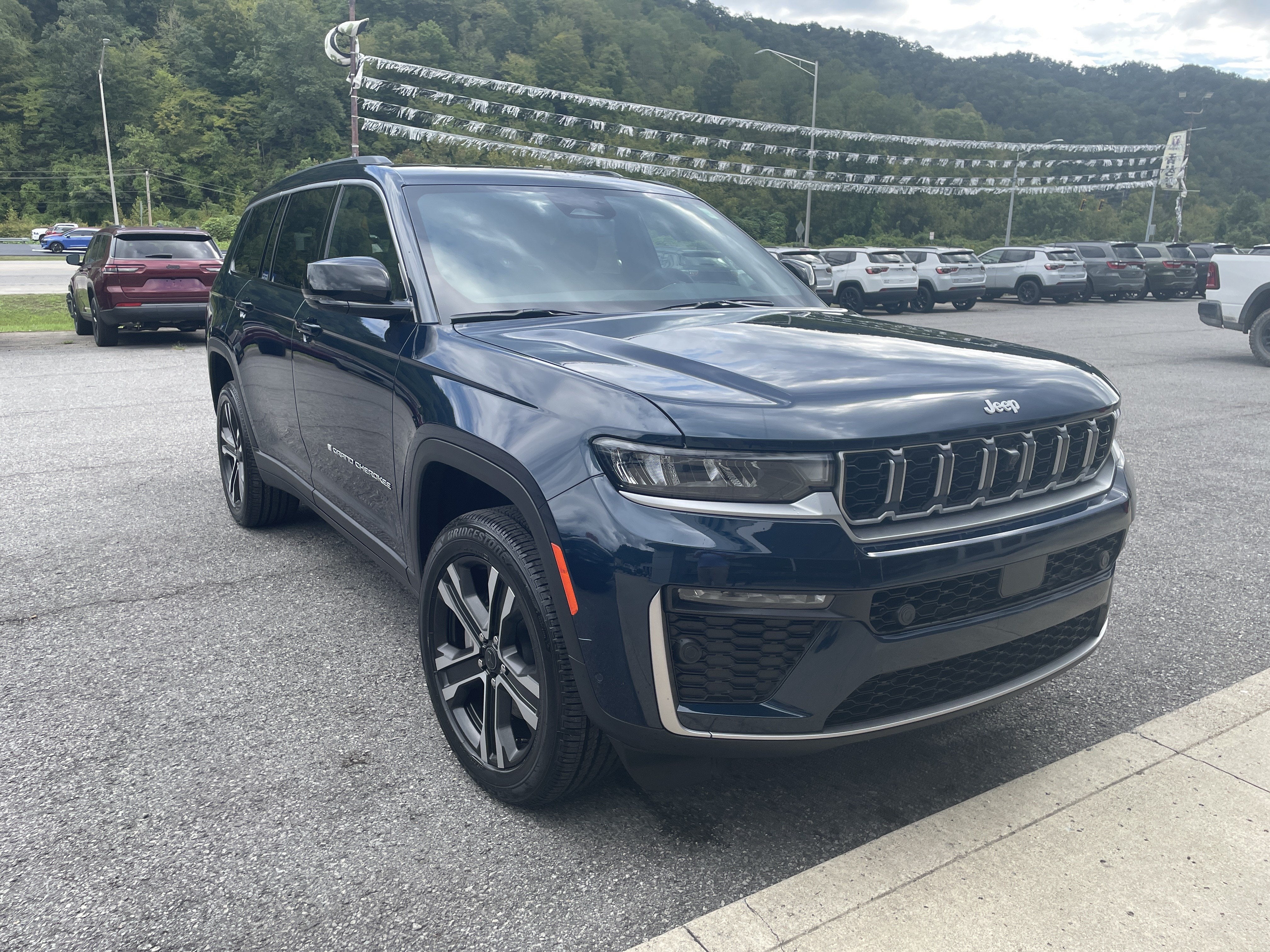2027 Jeep Grand Cherokee GRAND CHEROKEE L LIMITED 4X4