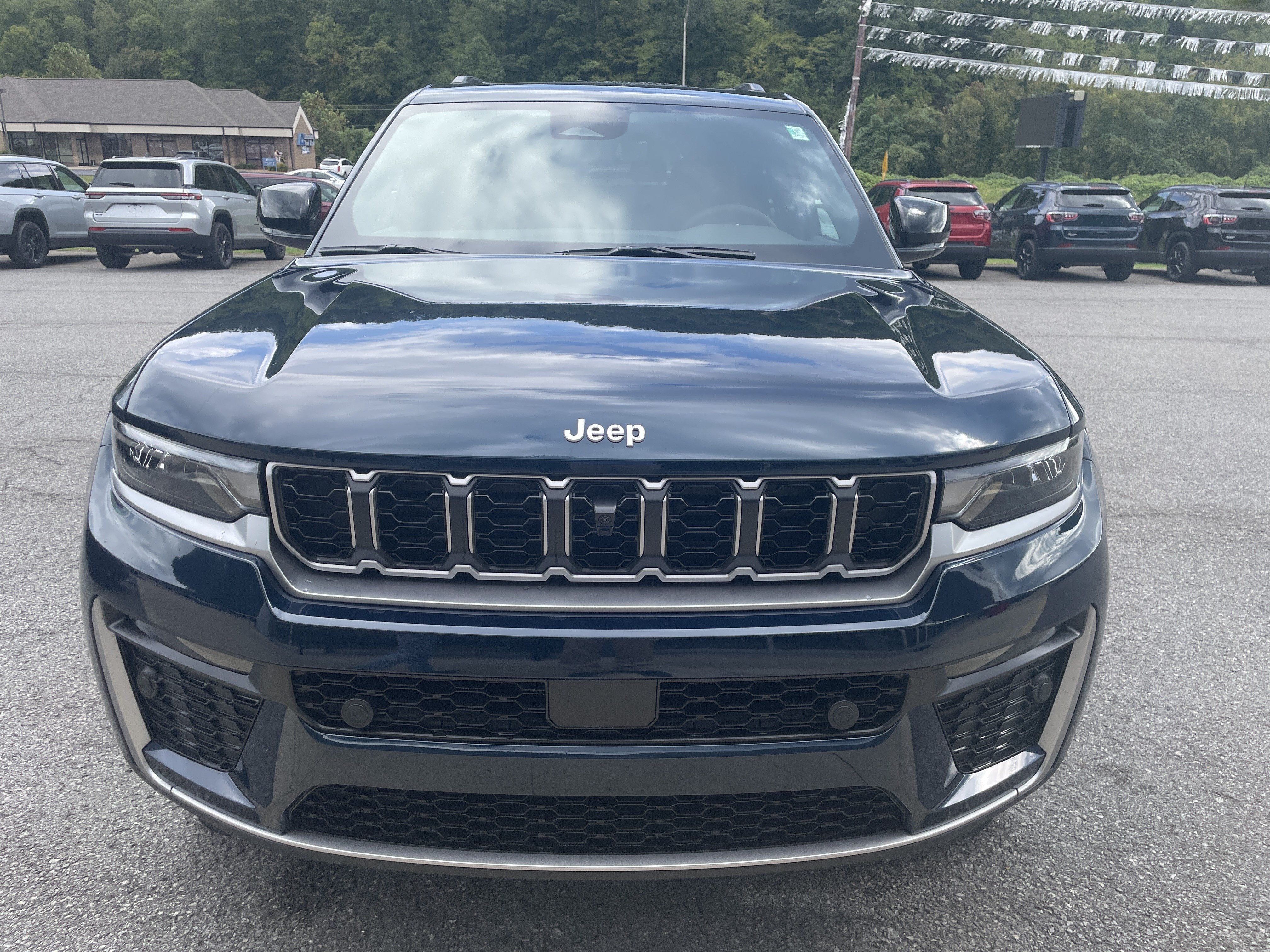 2027 Jeep Grand Cherokee GRAND CHEROKEE L LIMITED 4X4