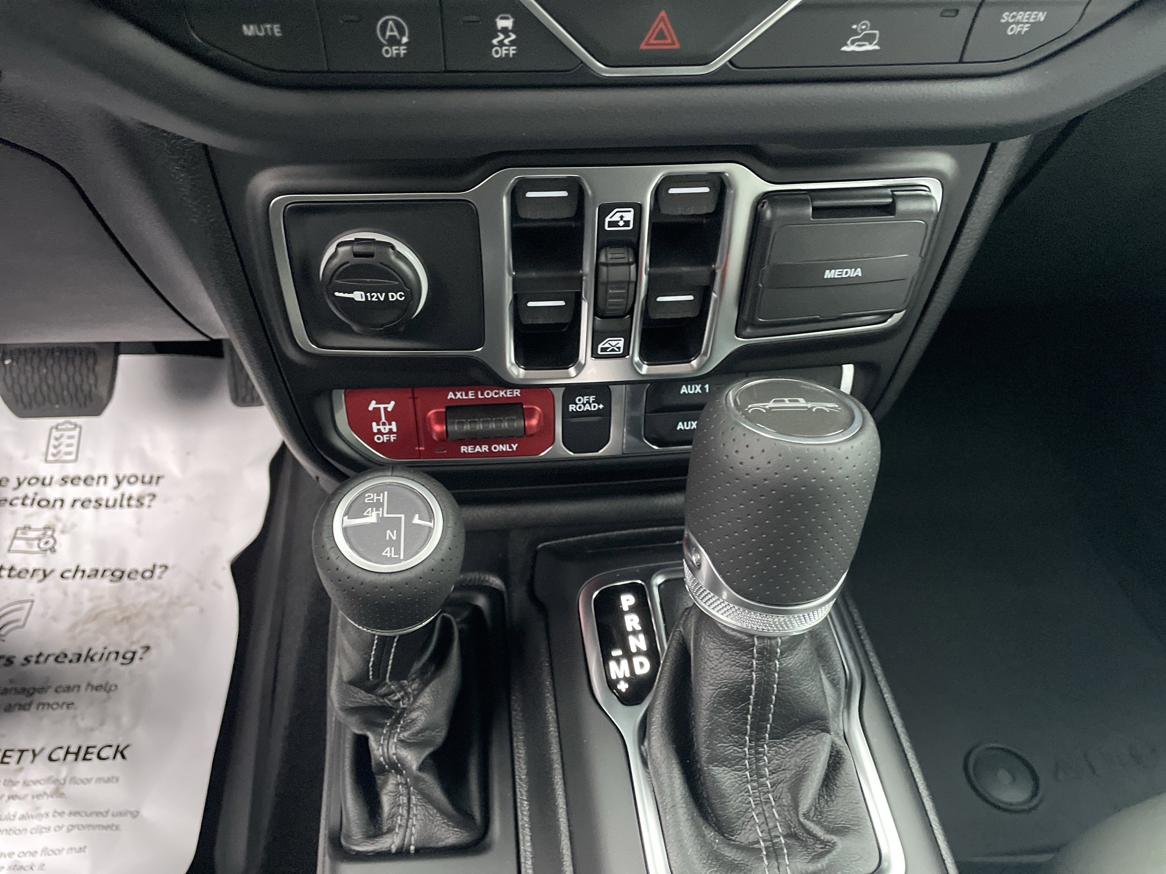 2025 Jeep Gladiator GLADIATOR MOJAVE 4X4