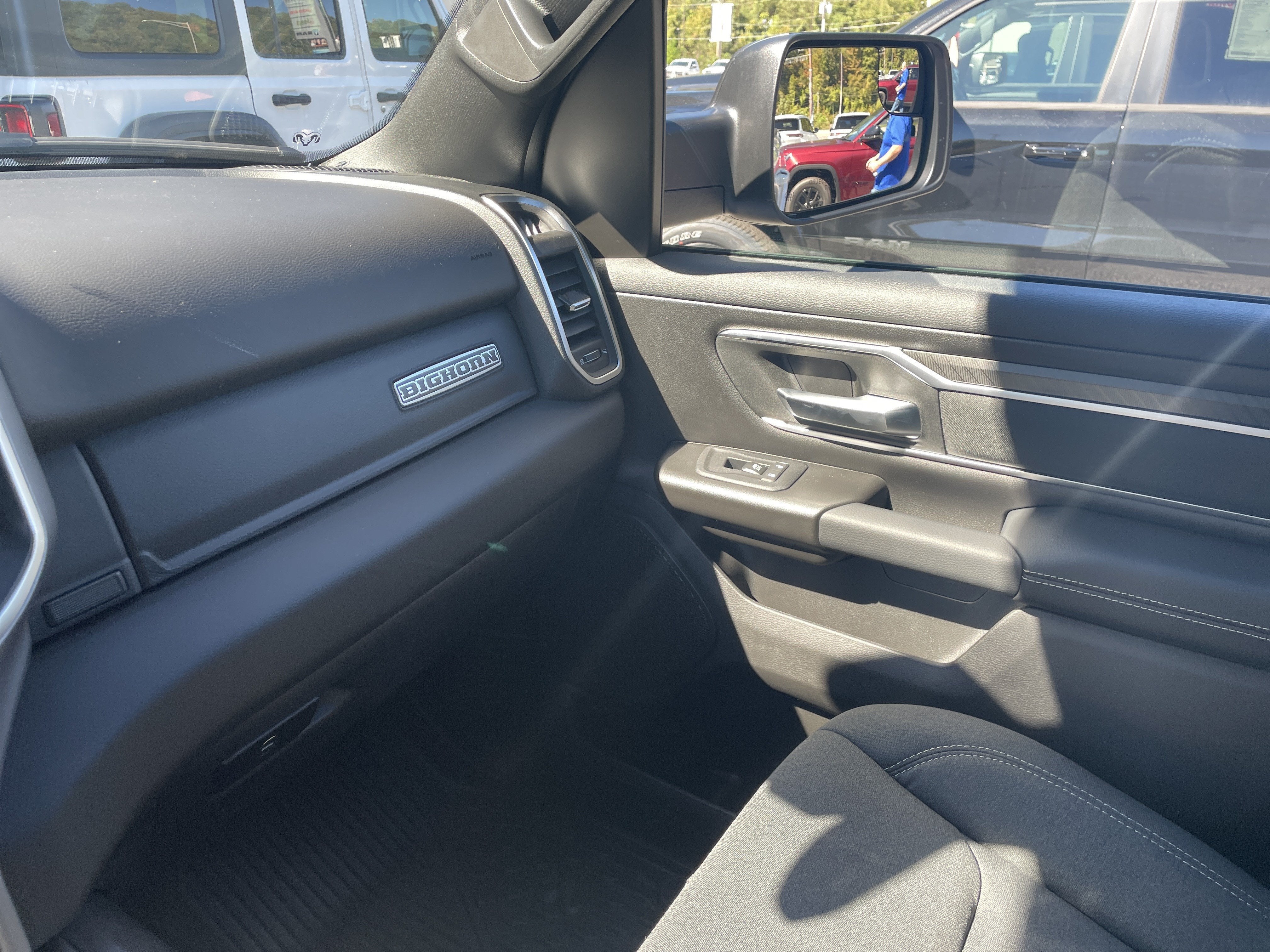 2027 RAM Ram 1500 RAM 1500 BIG HORN CREW CAB 4X4 5'7' BOX