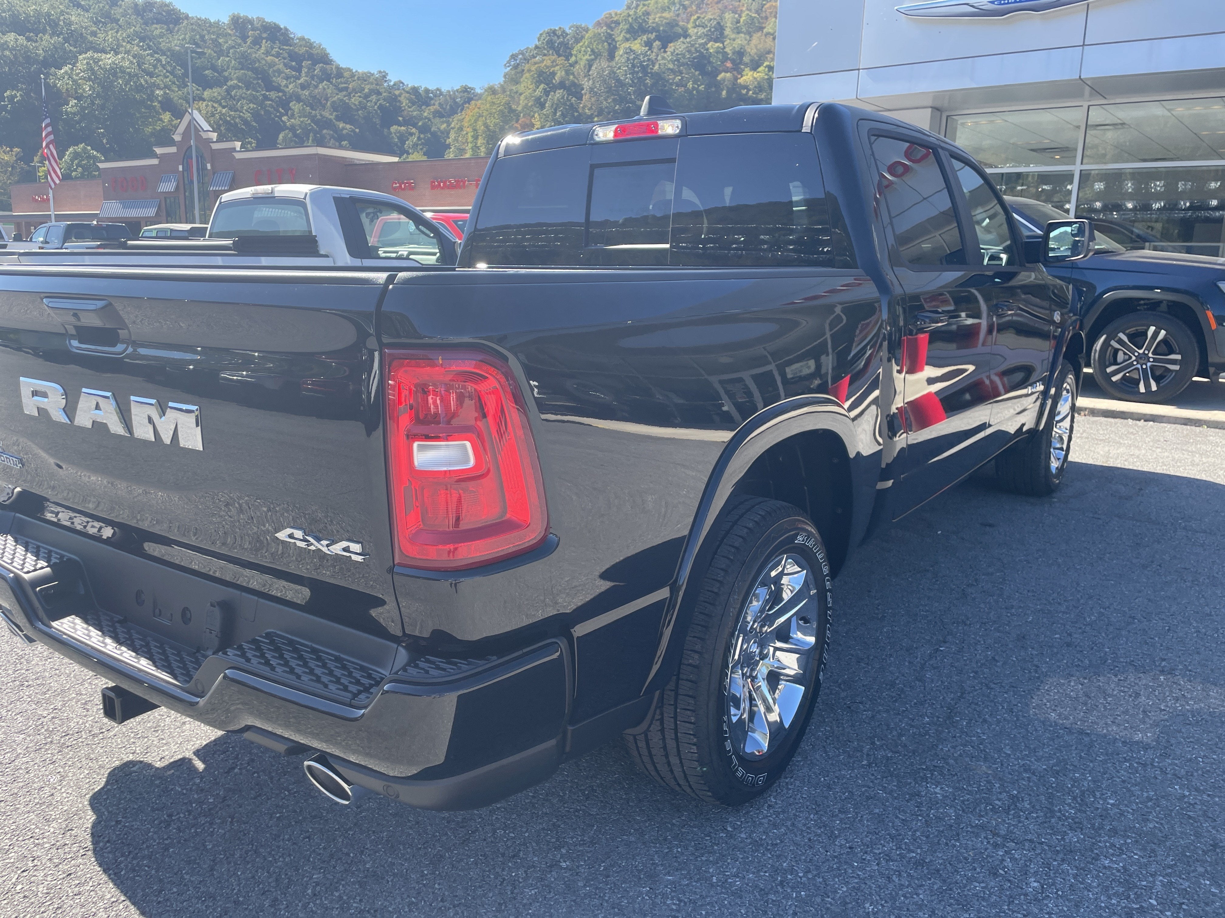 2027 RAM Ram 1500 RAM 1500 BIG HORN CREW CAB 4X4 5'7' BOX