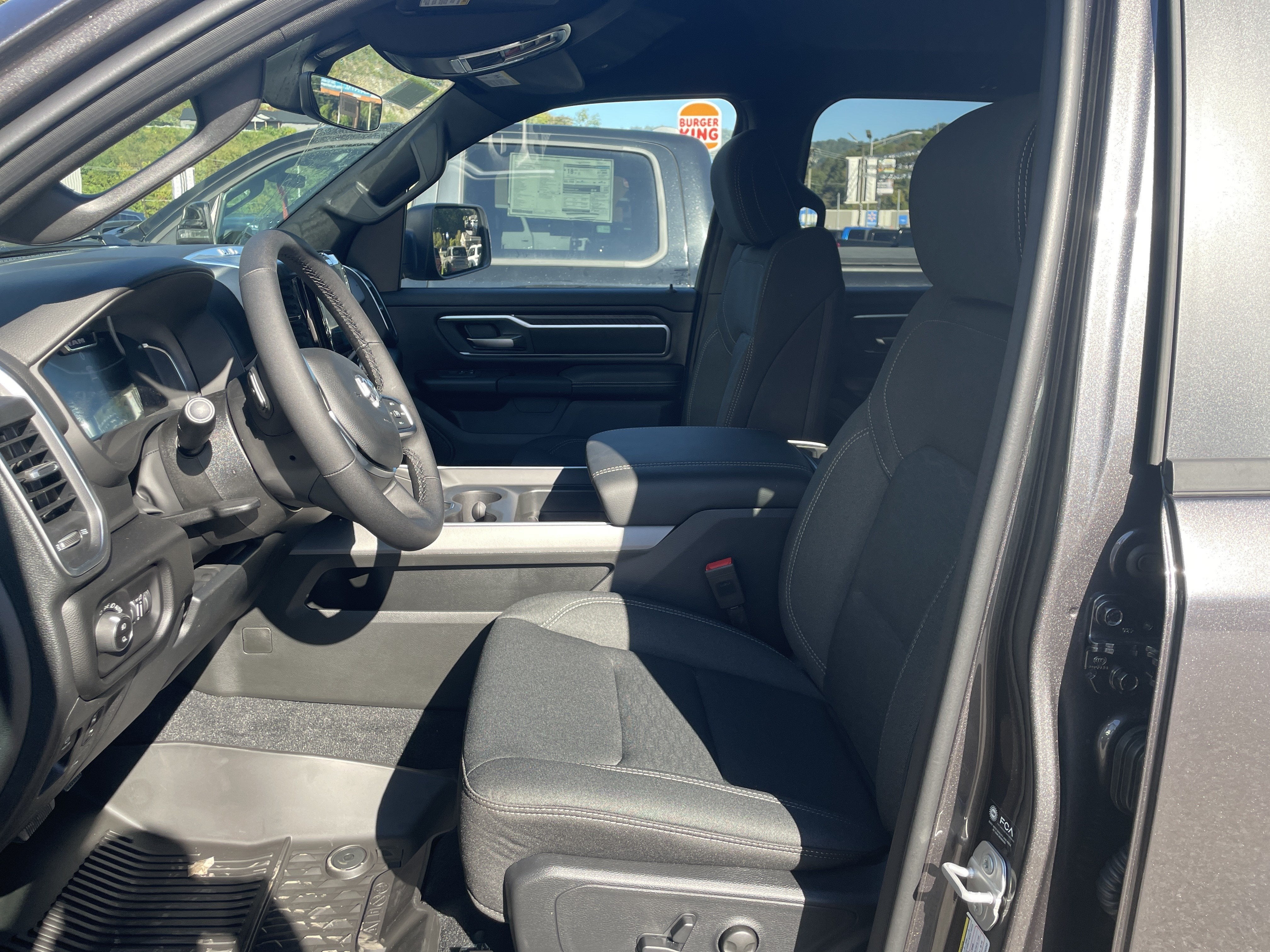 2027 RAM Ram 1500 RAM 1500 BIG HORN CREW CAB 4X4 5'7' BOX