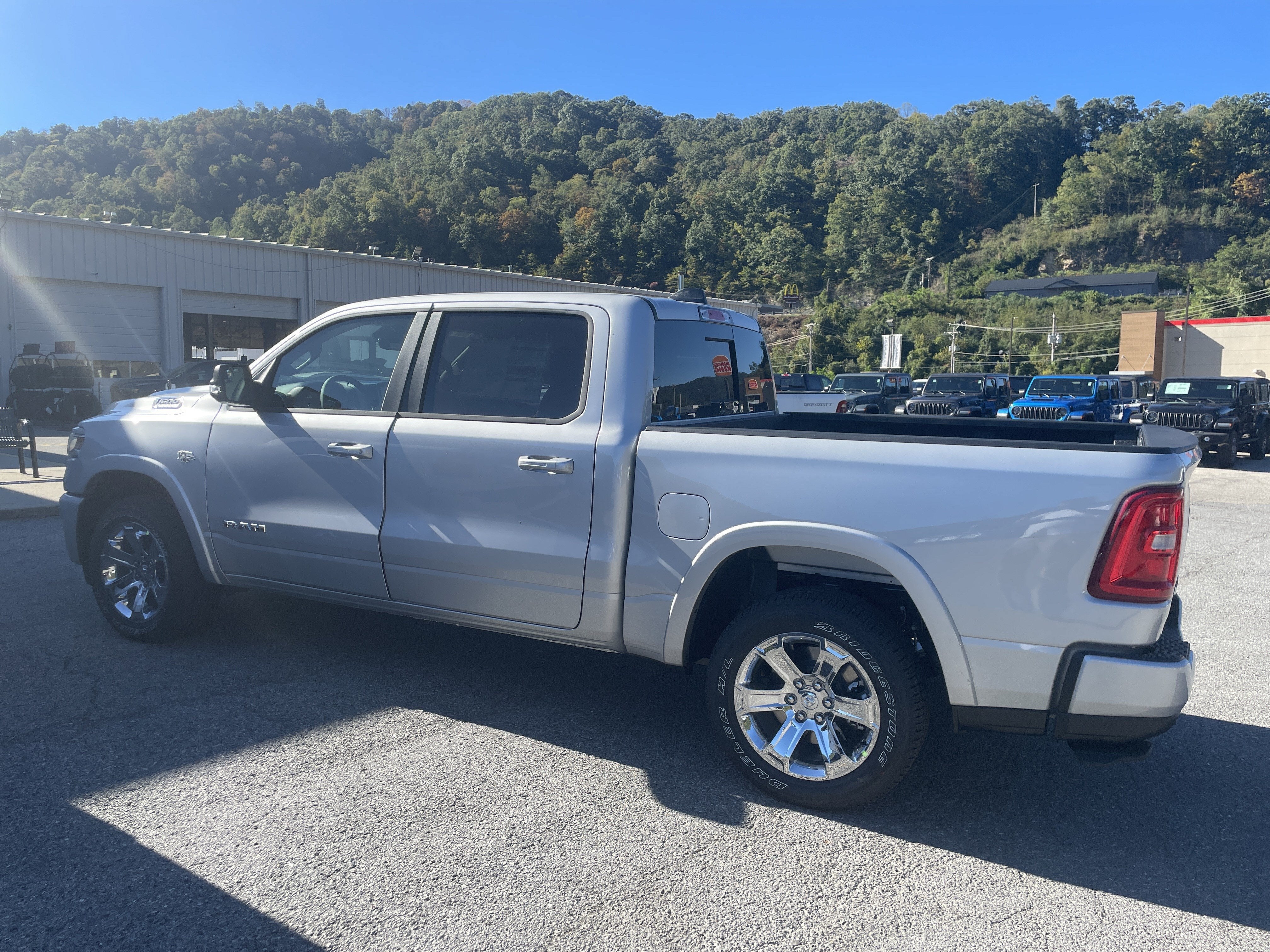 2027 RAM Ram 1500 RAM 1500 BIG HORN CREW CAB 4X4 5'7' BOX