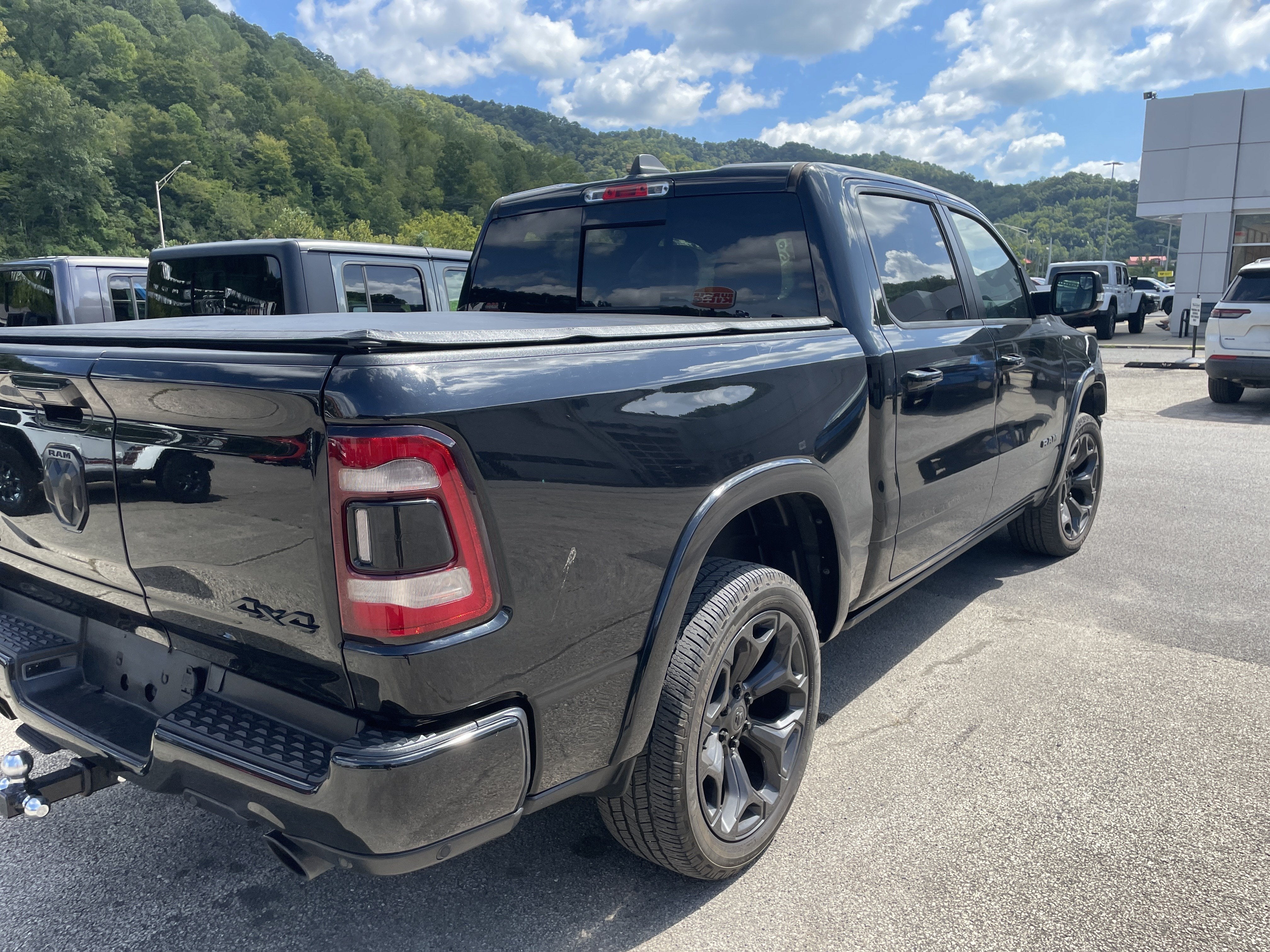 2021 RAM 1500 Limited Crew Cab 4x4 5'7' Box