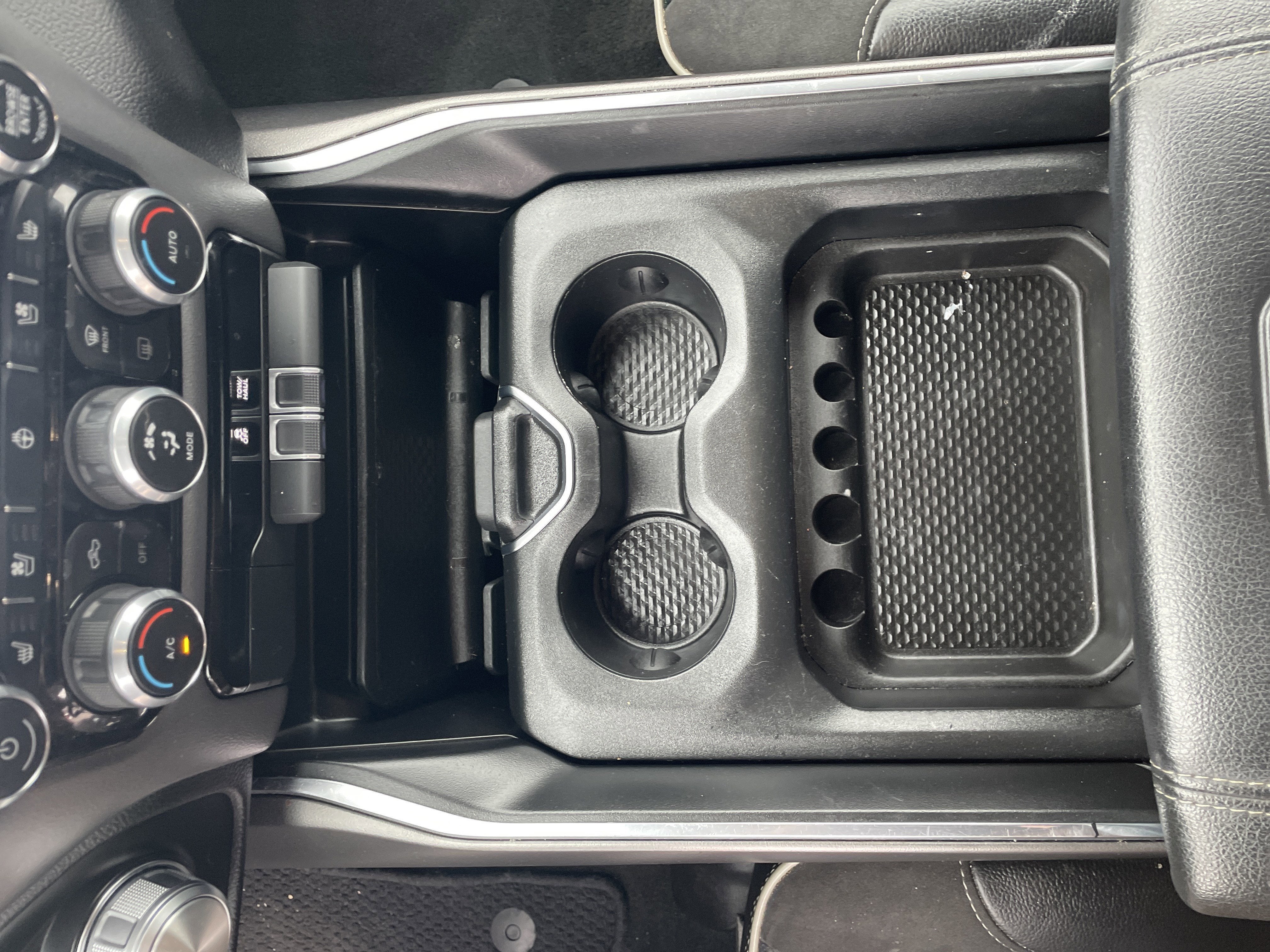 2024 RAM 1500 Laramie Crew Cab 4x4 5'7' Box