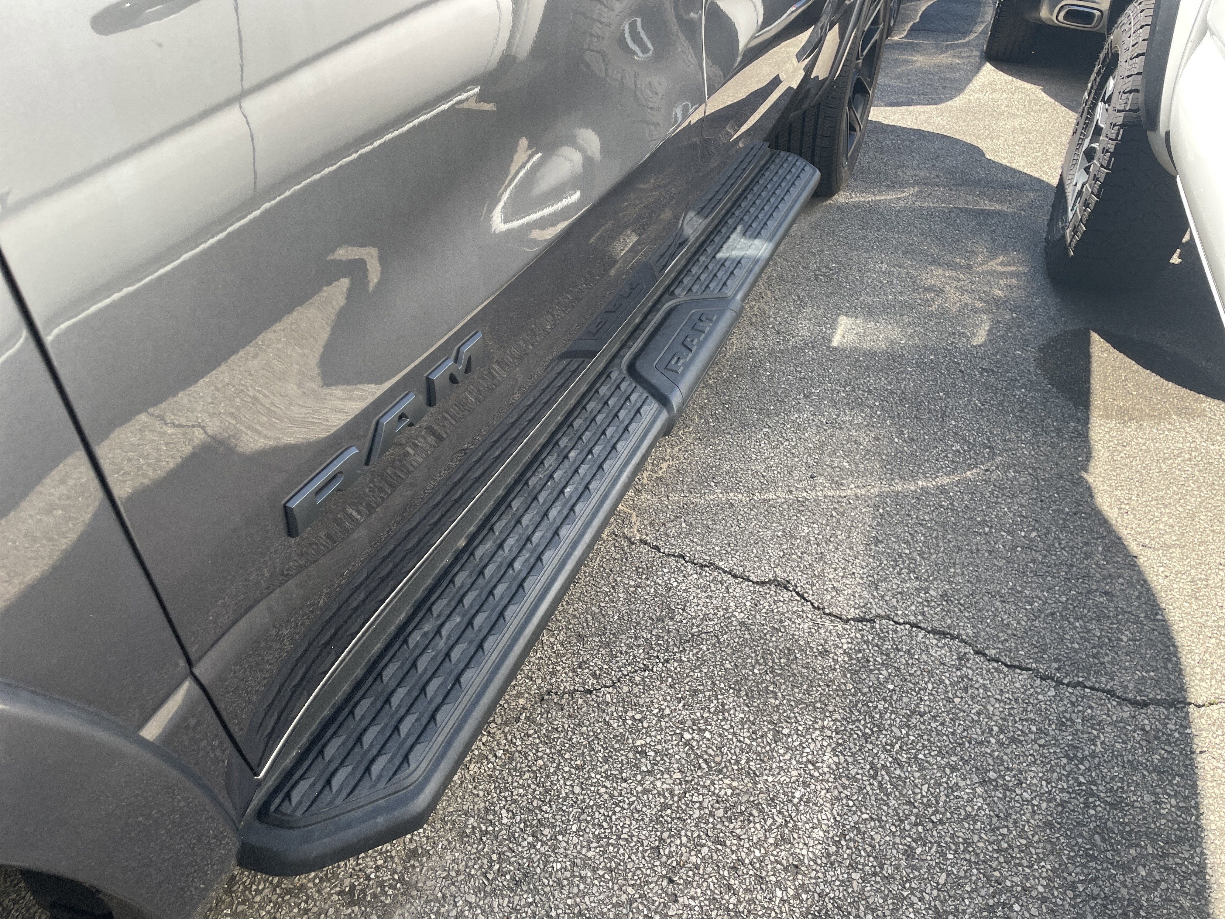 2021 RAM 1500 Laramie Crew Cab 4x4 5'7' Box
