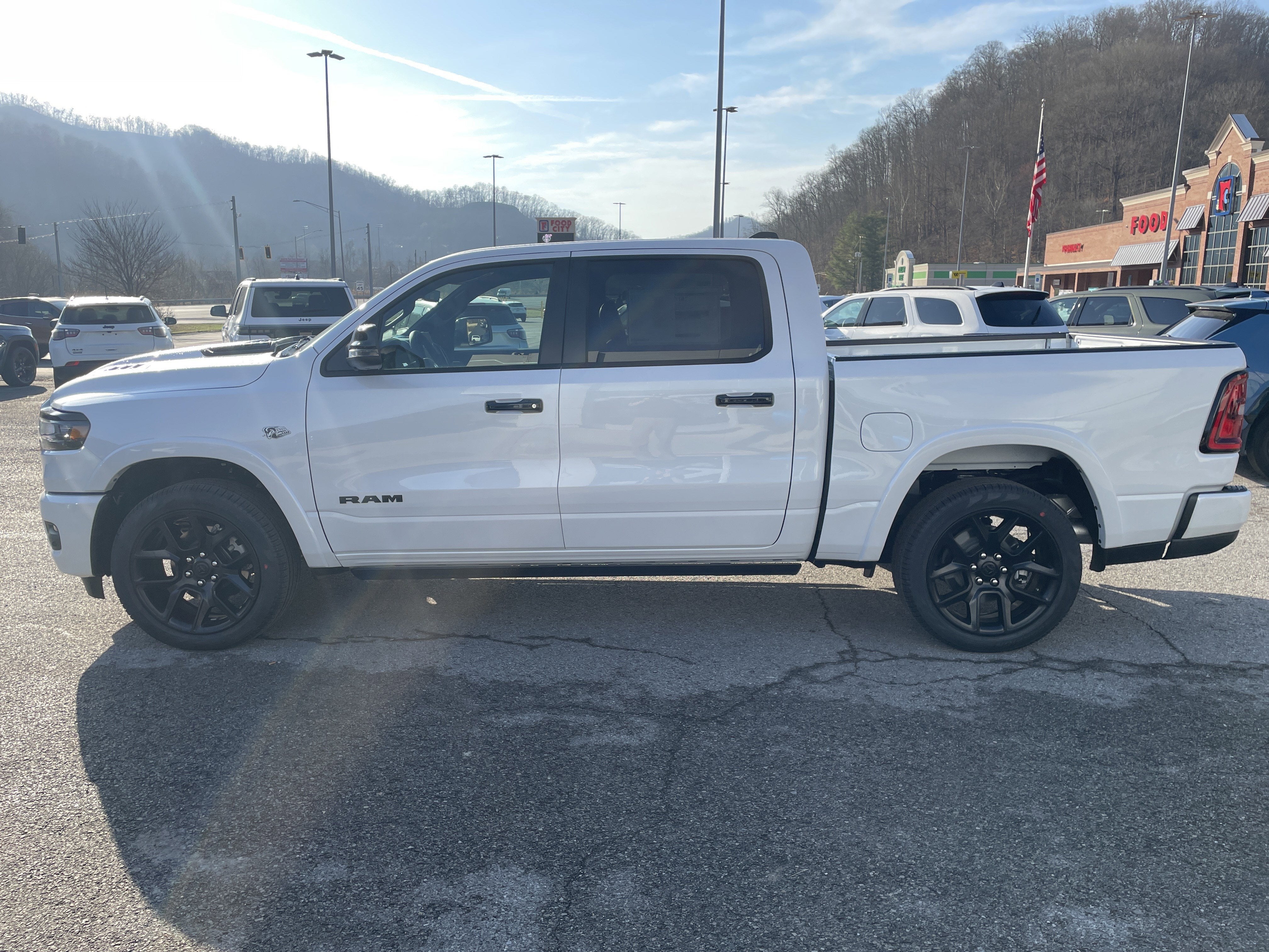 2026 RAM Ram 1500 RAM 1500 LARAMIE CREW CAB 4X4 5'7' BOX