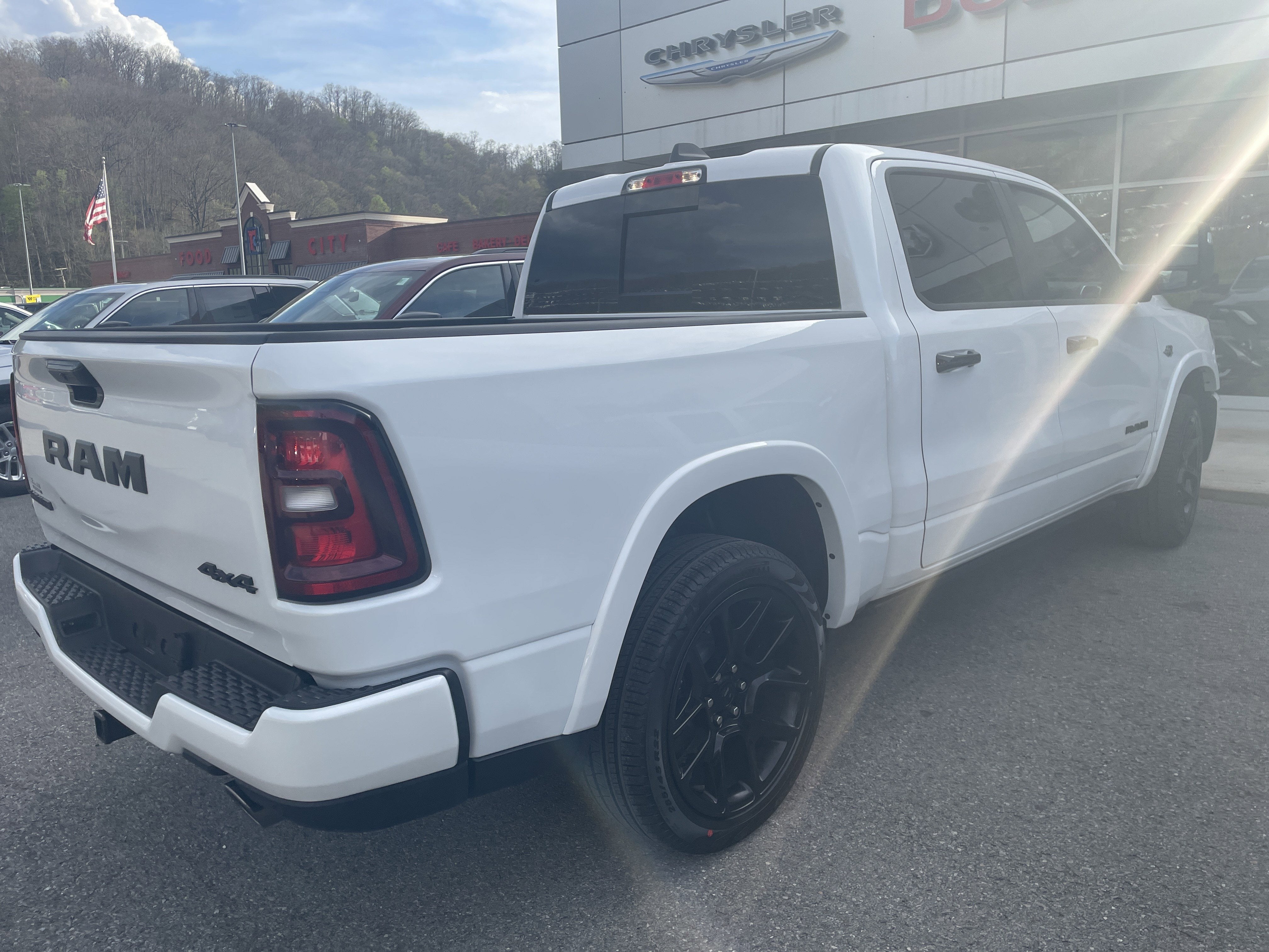 2026 RAM Ram 1500 RAM 1500 LARAMIE CREW CAB 4X4 5'7' BOX