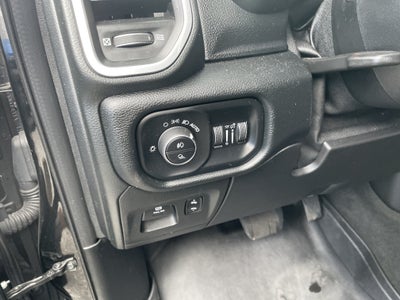 2020 RAM 1500 Laramie Crew Cab 4x4 5'7' Box