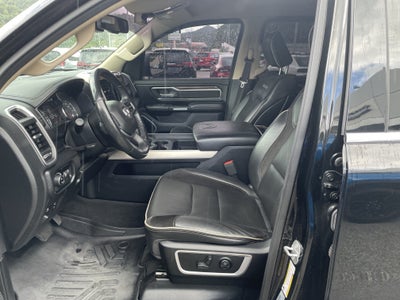 2020 RAM 1500 Laramie Crew Cab 4x4 5'7' Box