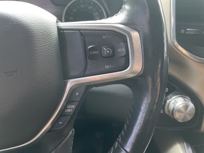 2020 RAM 1500 Laramie Crew Cab 4x4 5'7' Box