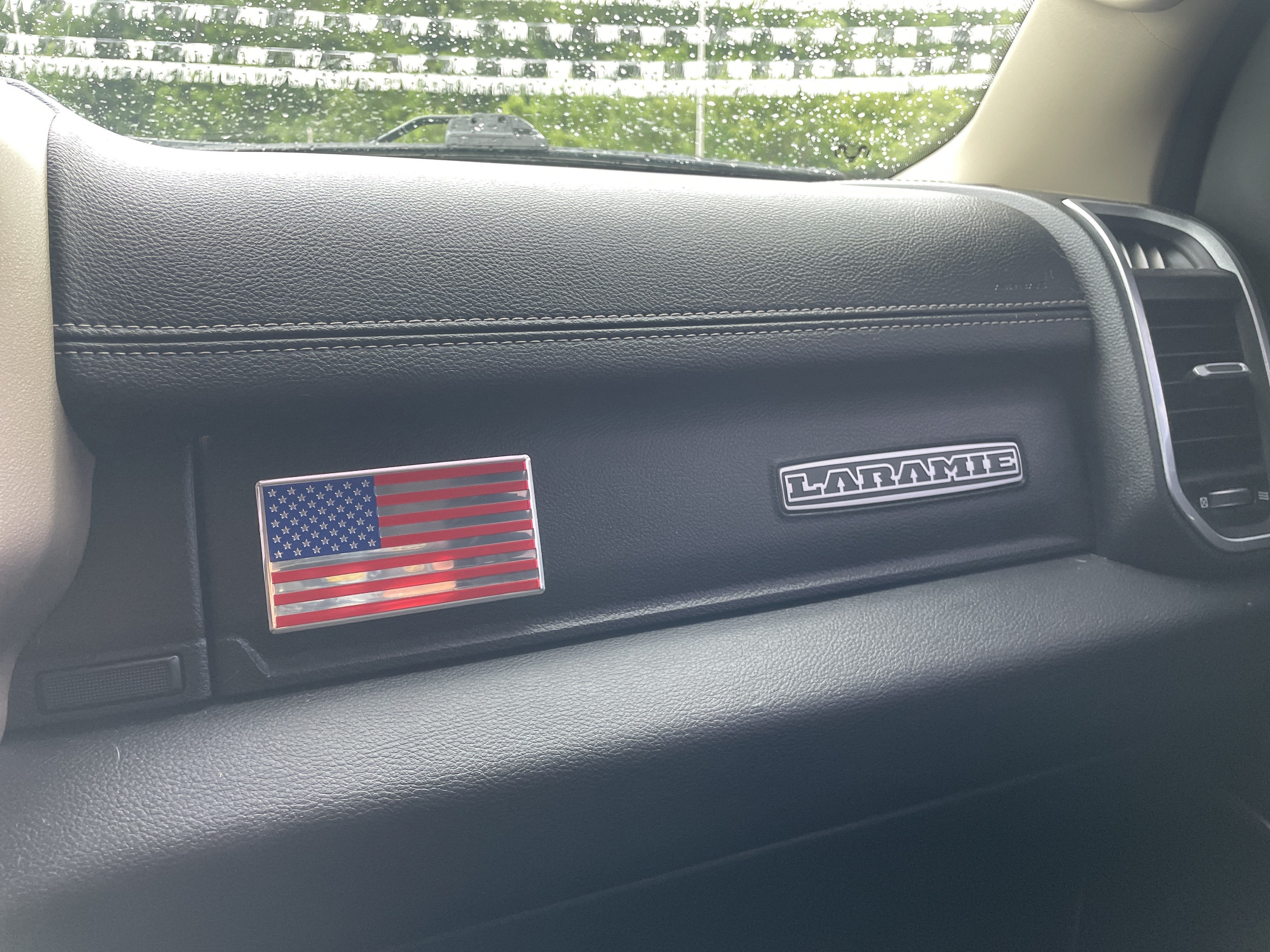 2020 RAM 1500 Laramie Crew Cab 4x4 5'7' Box