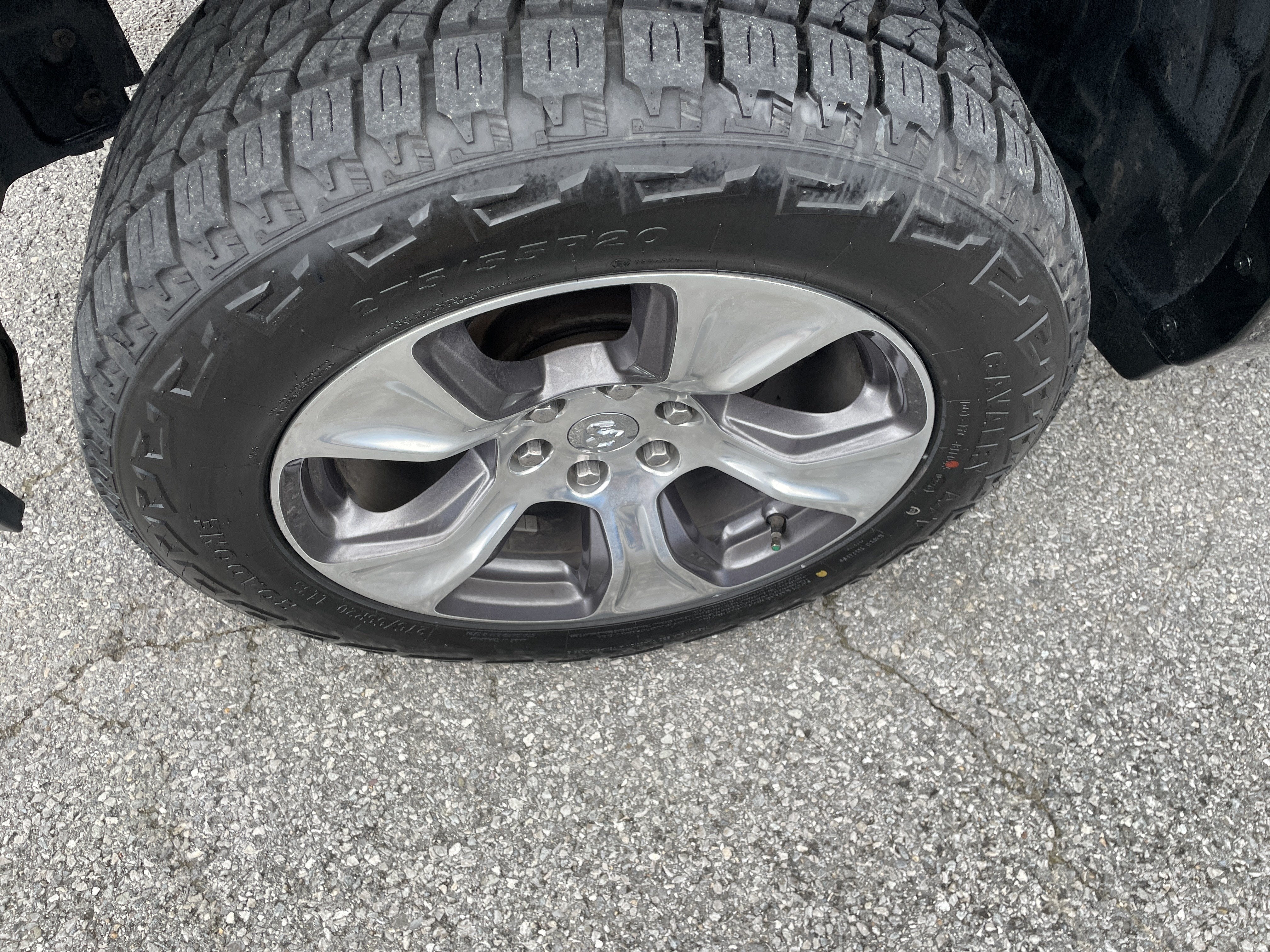 2020 RAM 1500 Laramie Crew Cab 4x4 5'7' Box
