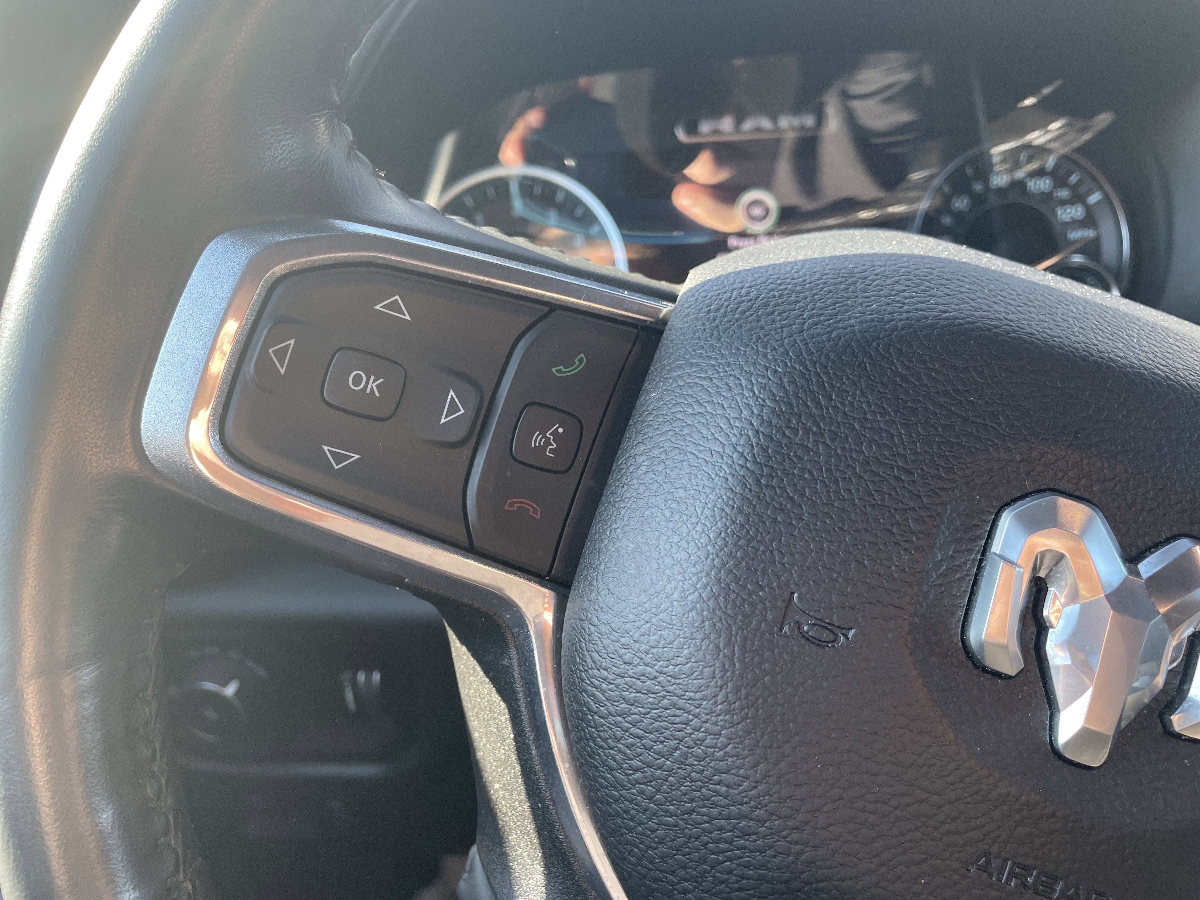 2023 RAM 1500 Laramie Crew Cab 4x4 5'7' Box