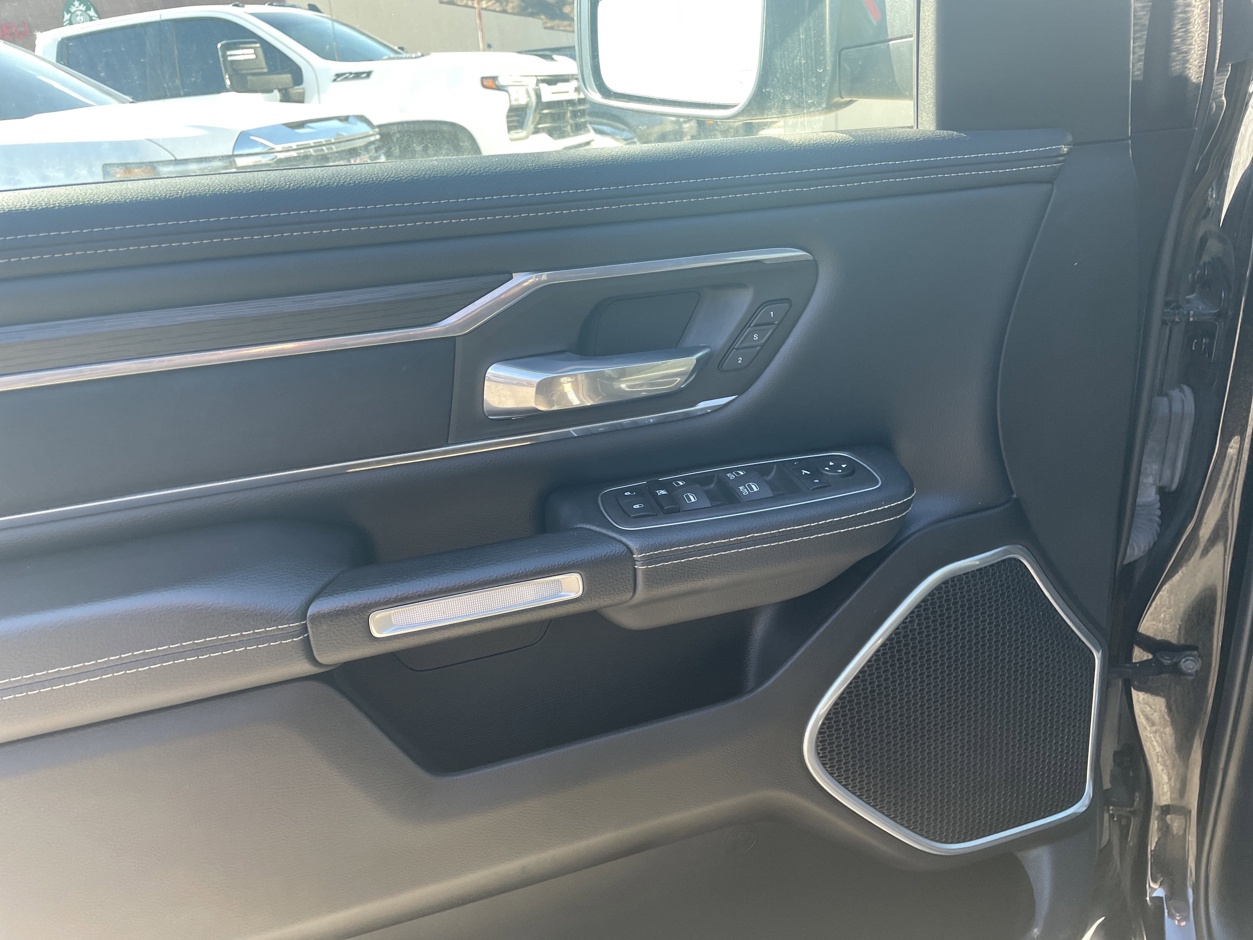 2023 RAM 1500 Laramie Crew Cab 4x4 5'7' Box