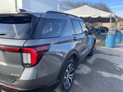 2025 Ford Explorer ST-Line
