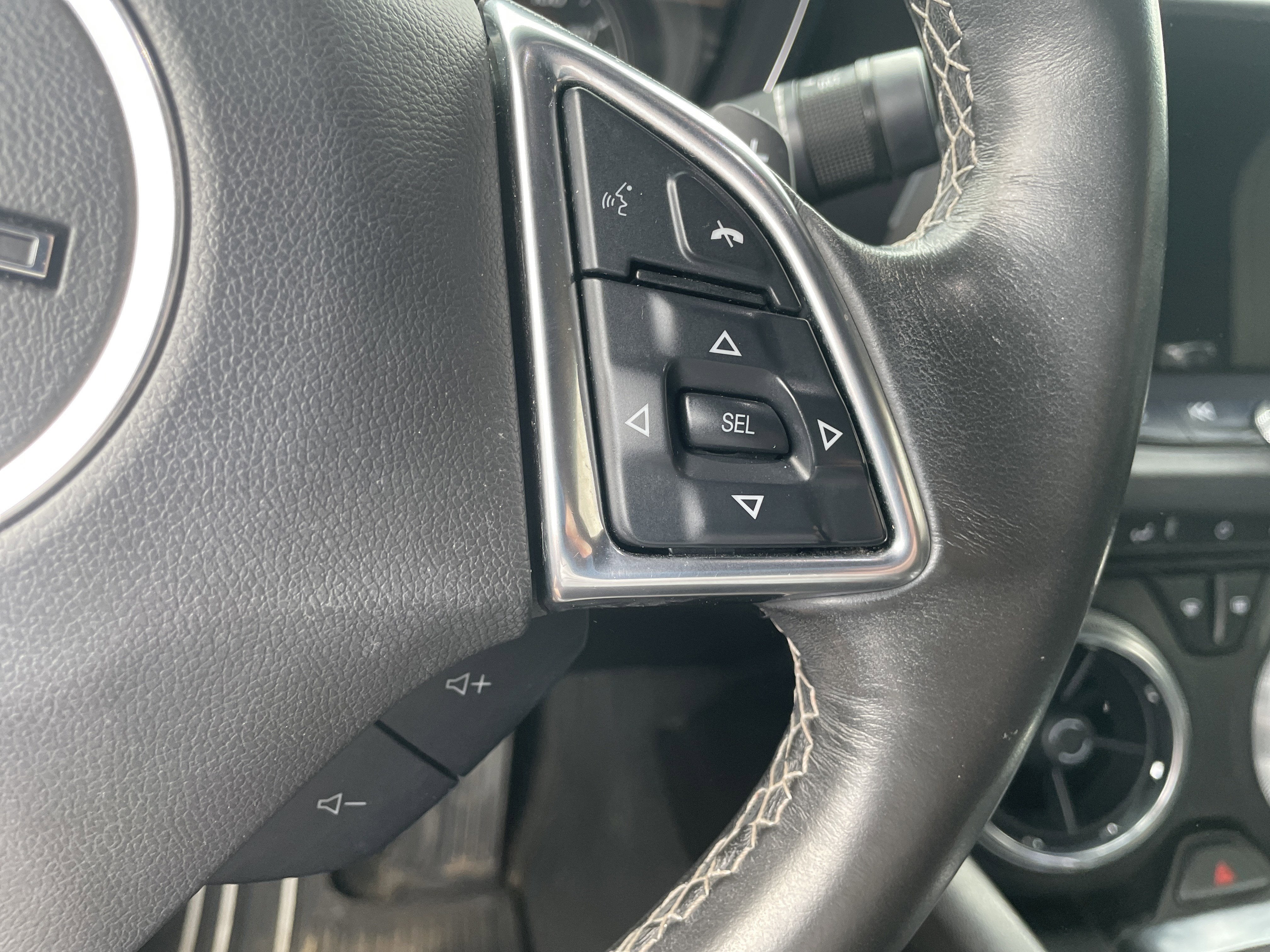 2022 Chevrolet Camaro RWD Coupe LT1