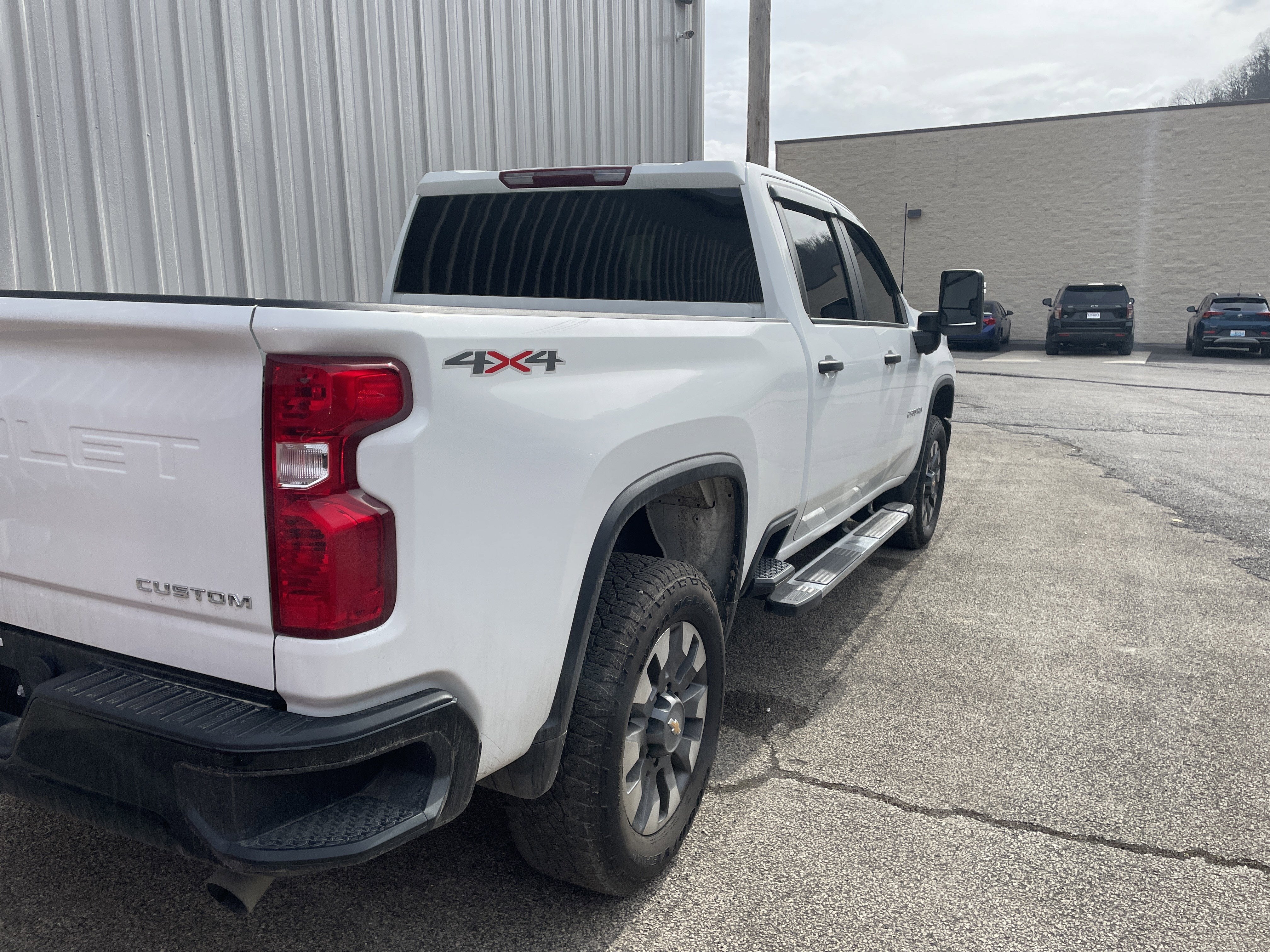 2024 Chevrolet Silverado 2500HD 4WD Crew Cab Standard Bed Custom