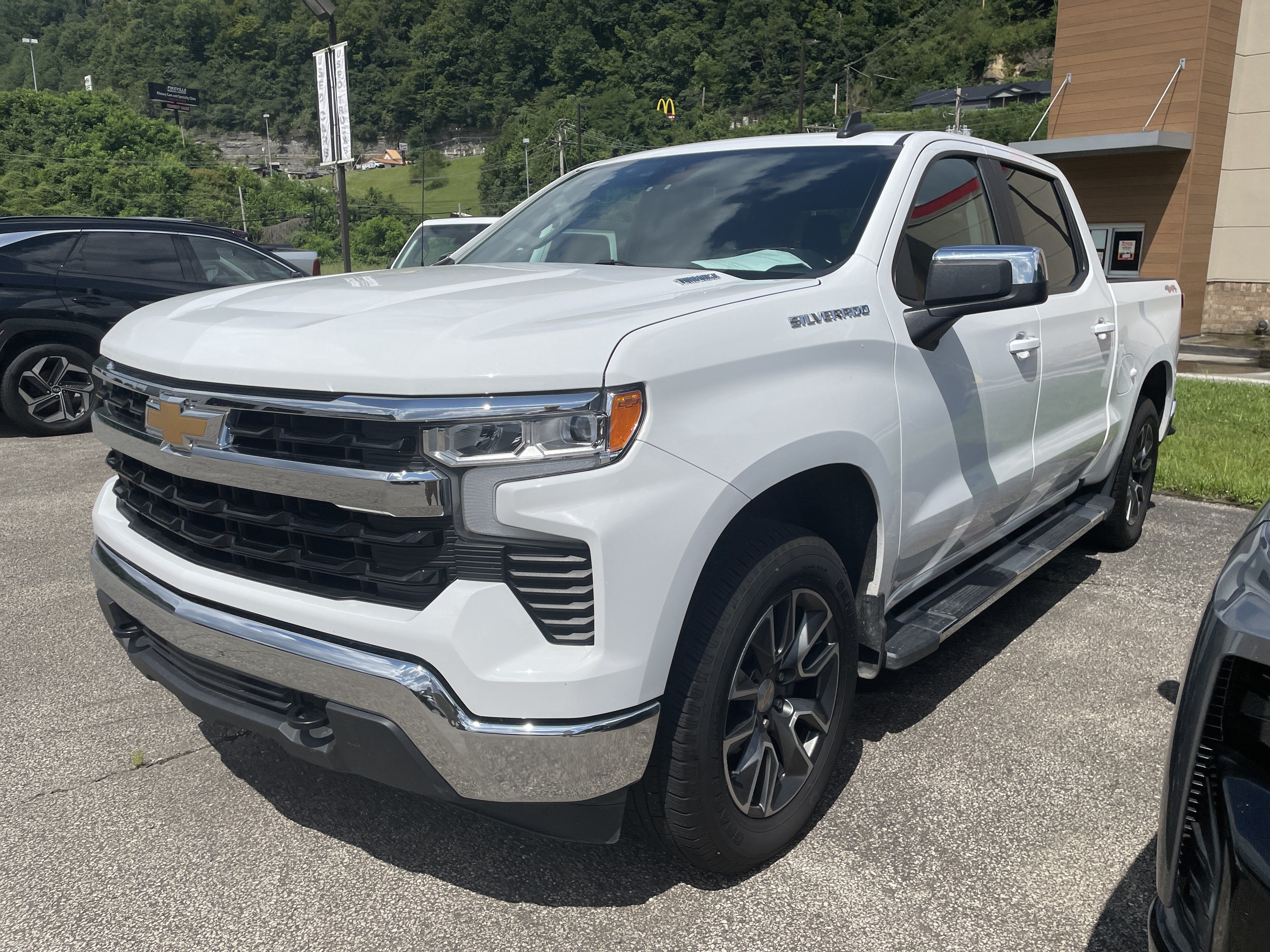 2025 Chevrolet Silverado 1500 4WD Crew Cab Standard Bed LT