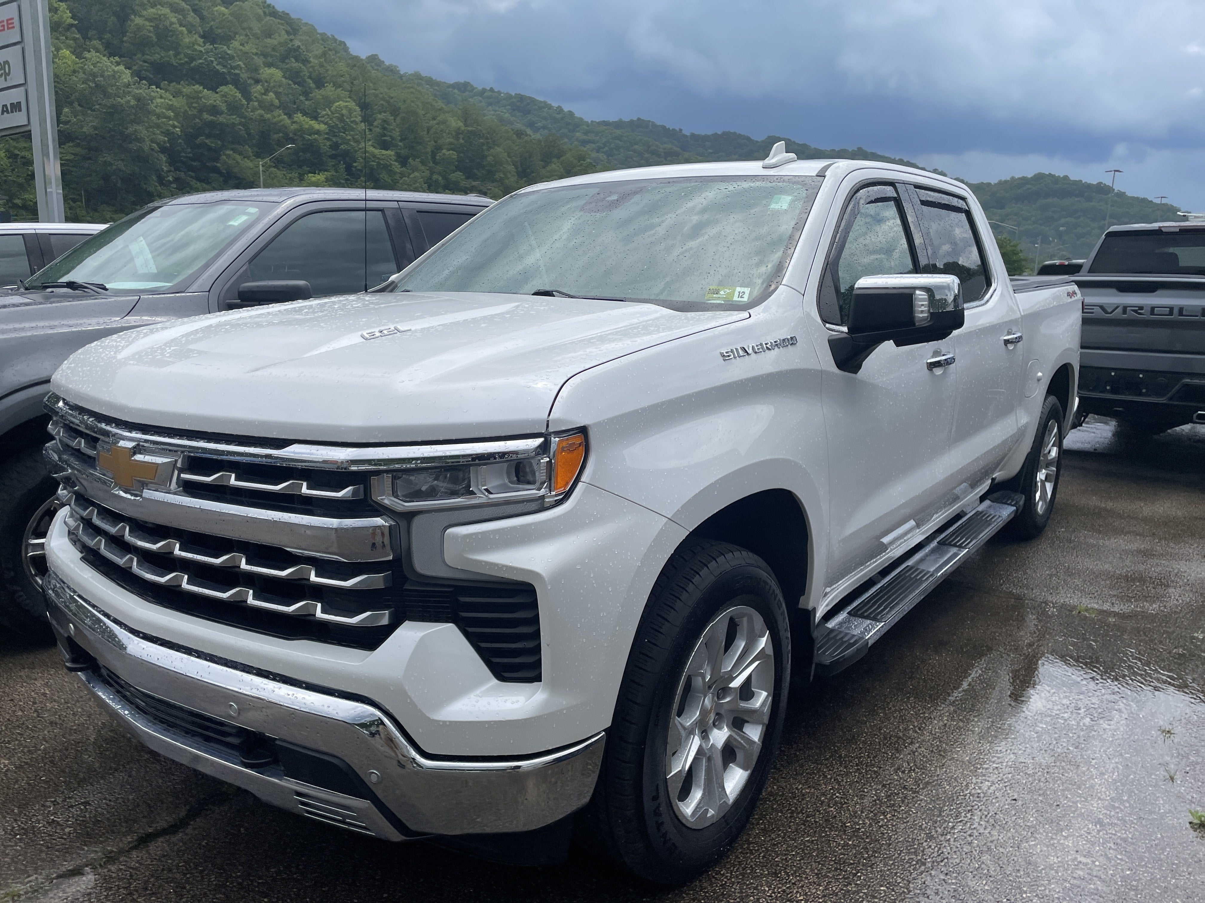 2024 Chevrolet Silverado 1500 4WD Crew Cab Short Bed LTZ
