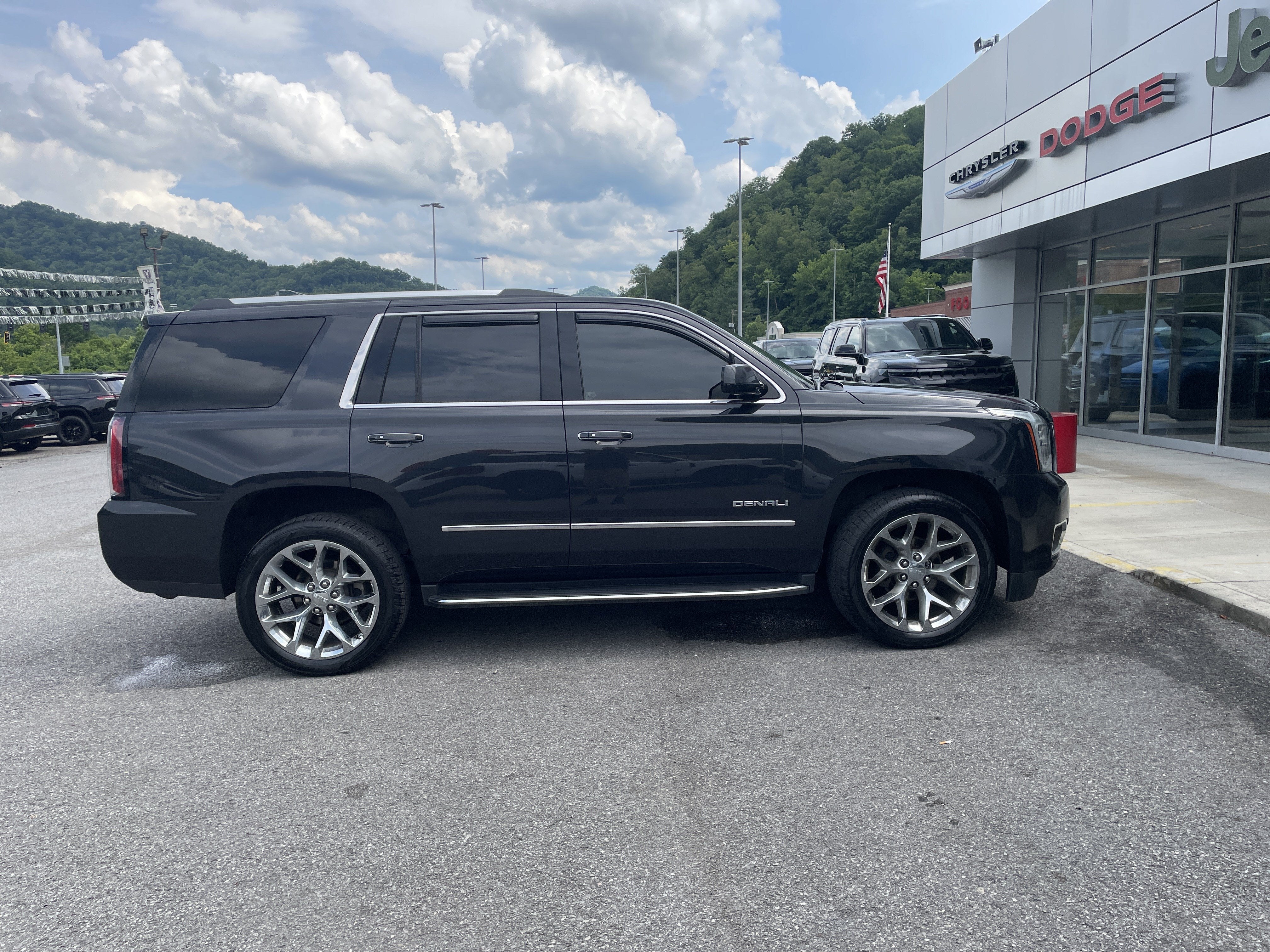 2020 GMC Yukon 4WD Denali
