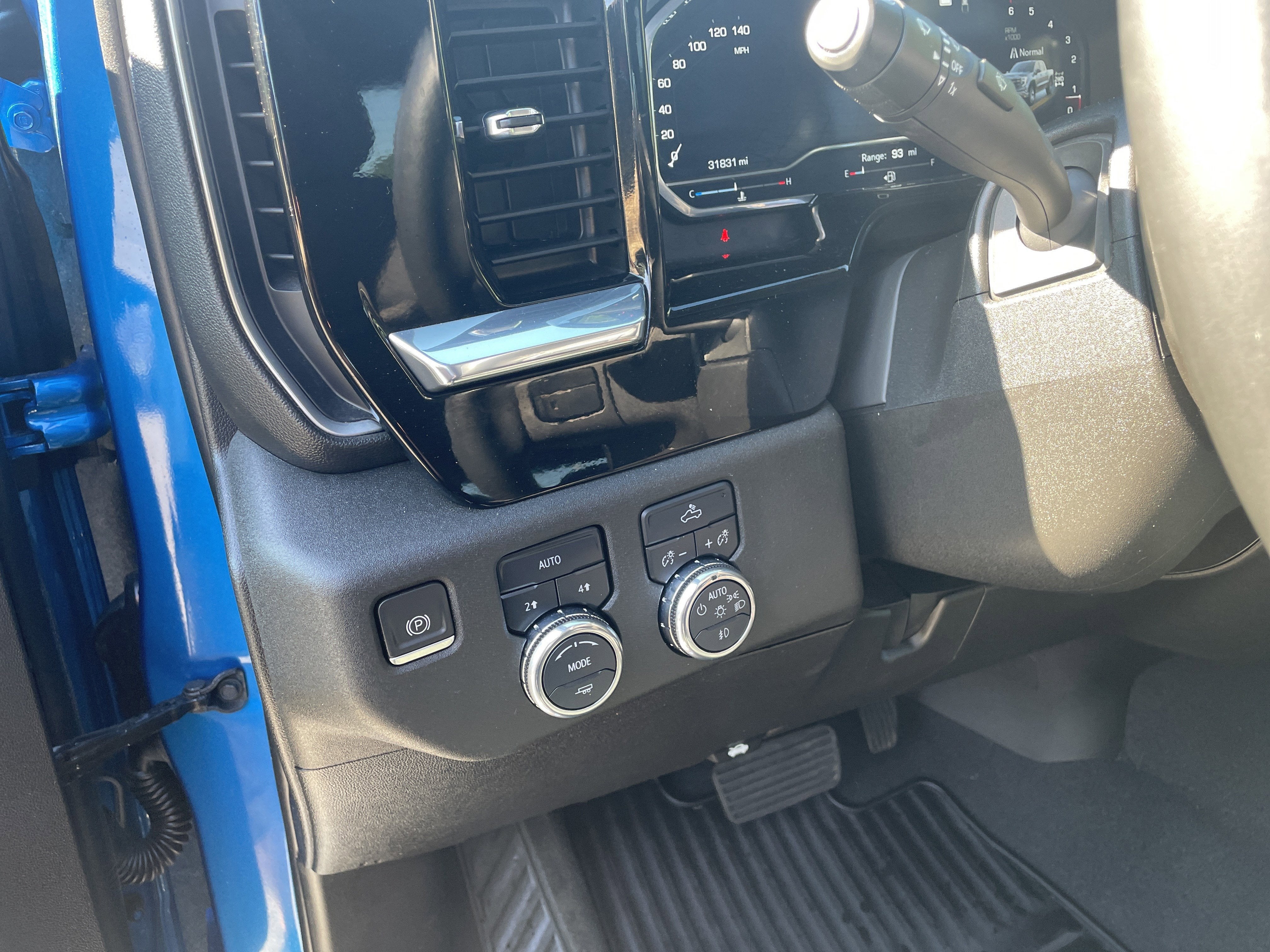 2023 GMC Sierra 1500 4WD Crew Cab Short Box Elevation with 3VL