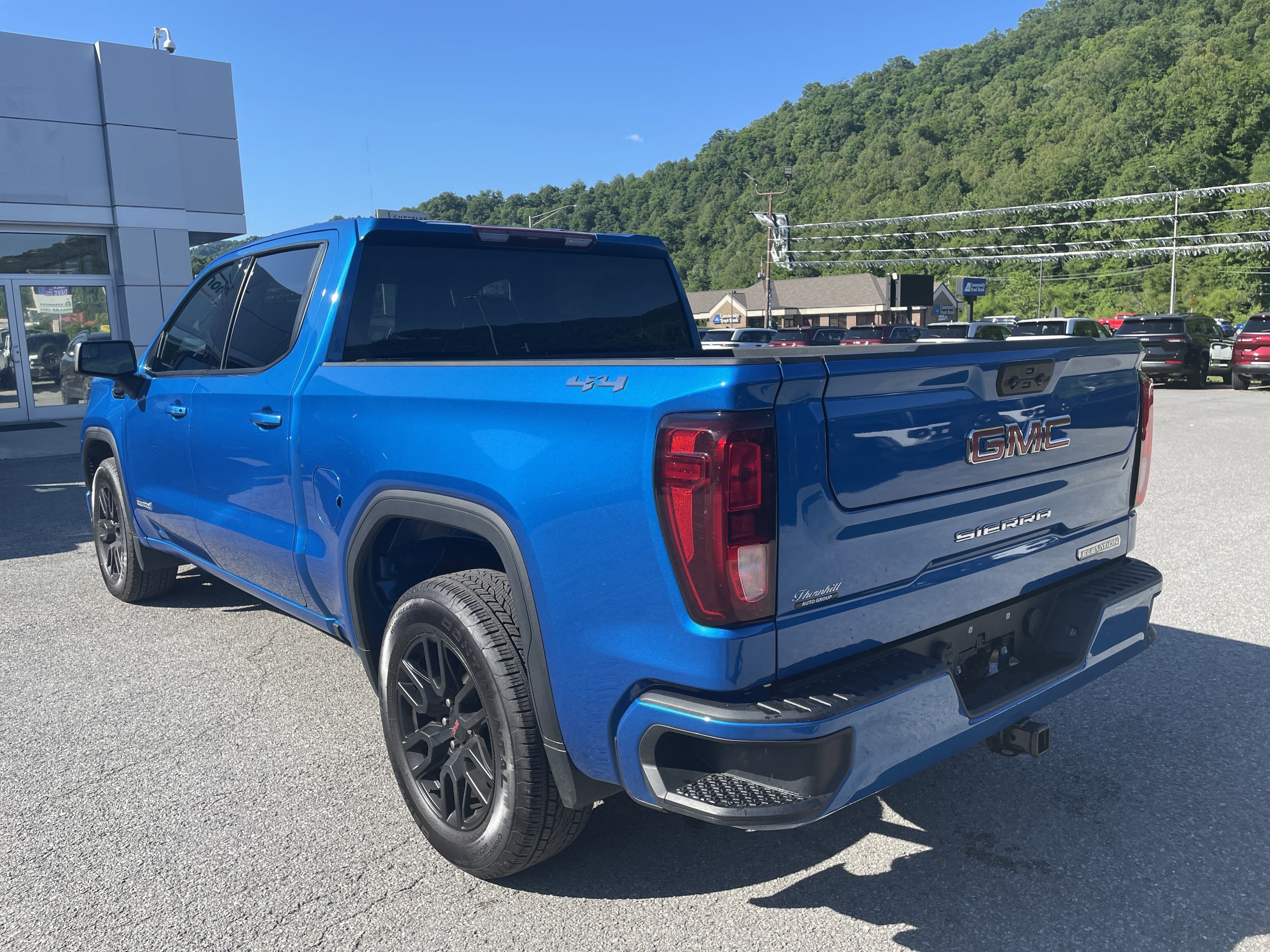 2023 GMC Sierra 1500 4WD Crew Cab Short Box Elevation with 3VL