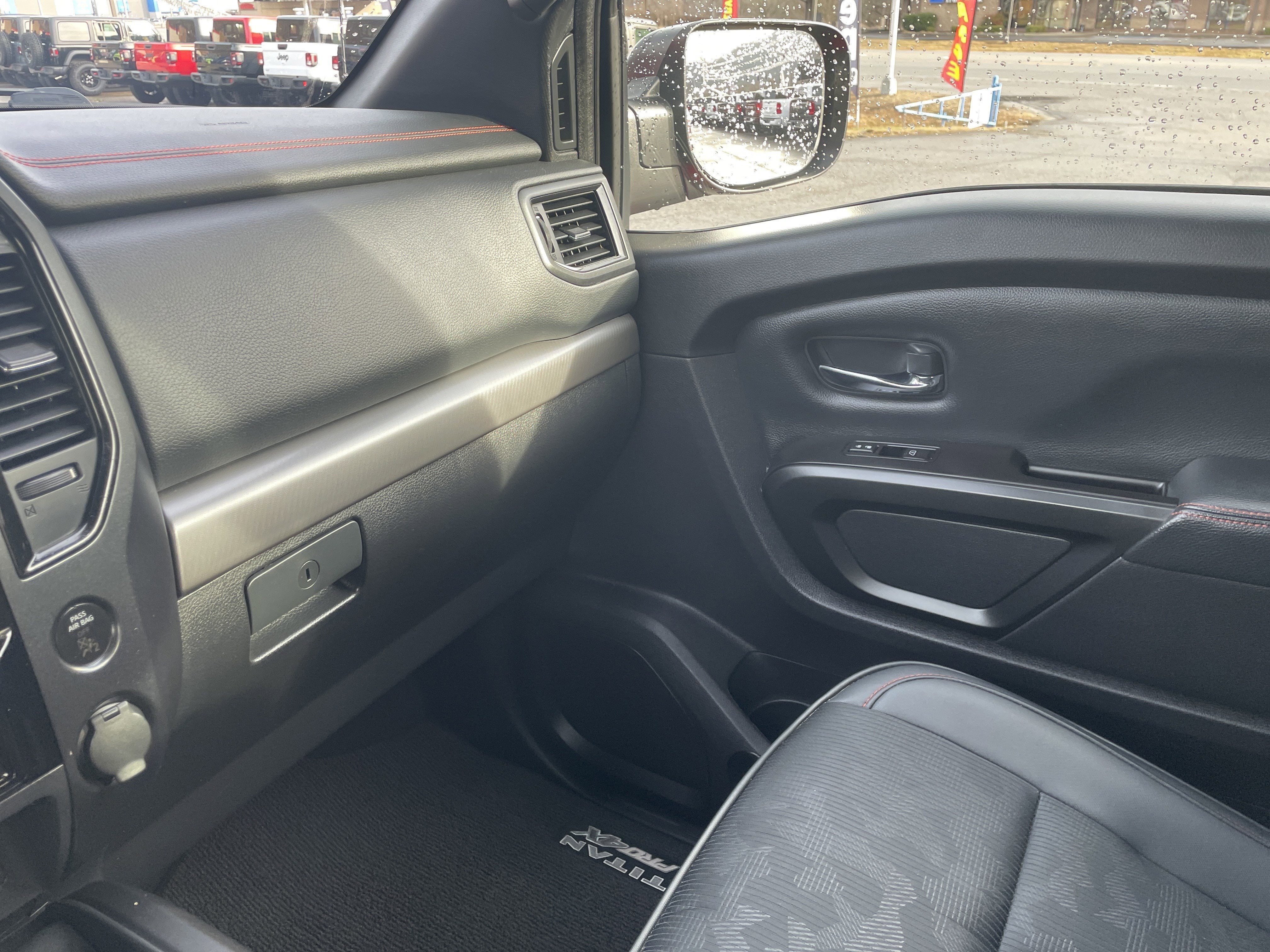 2021 Nissan TITAN Crew Cab PRO-4X 4x4