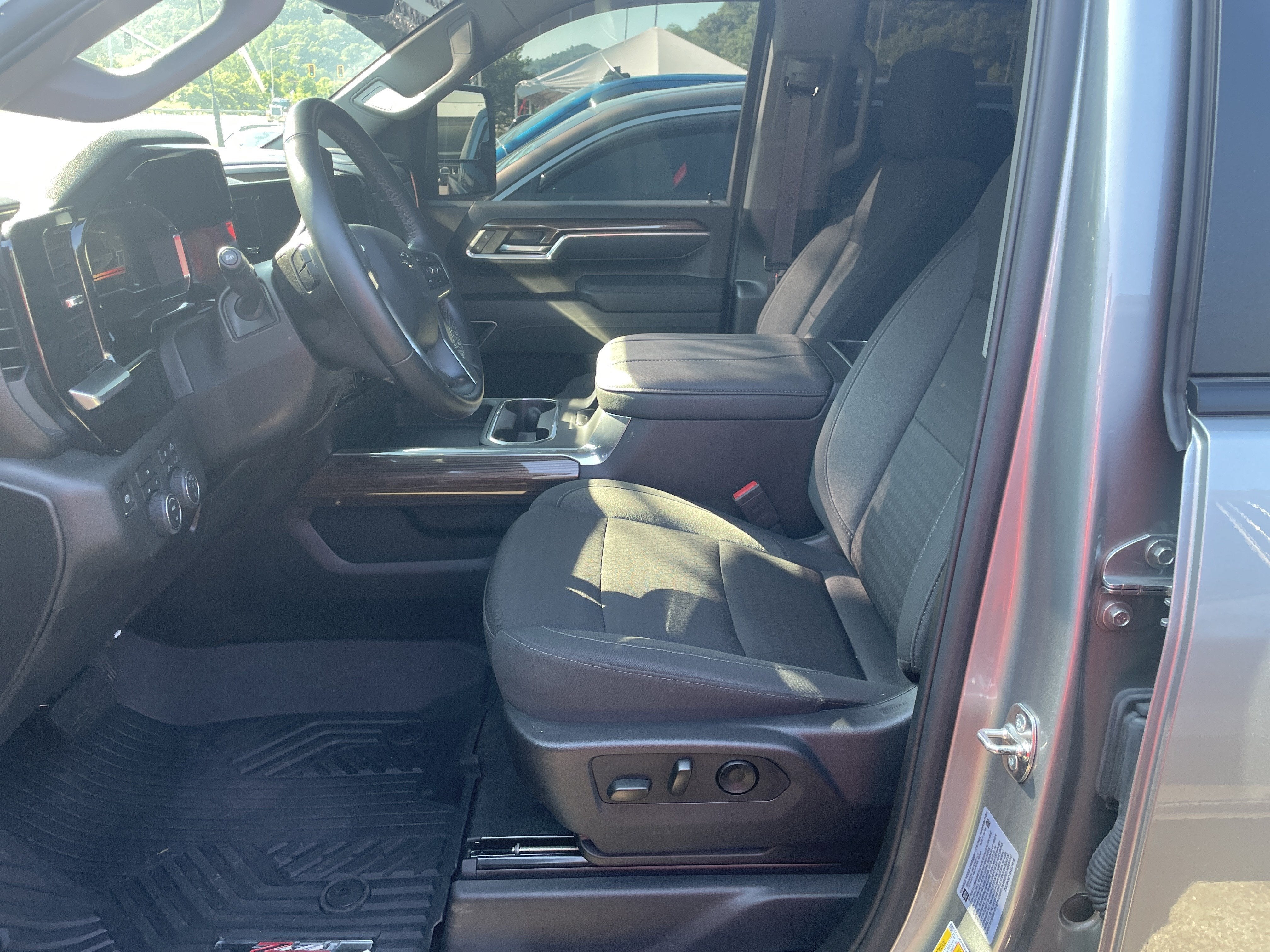 2025 Chevrolet Silverado 2500HD 4WD Crew Cab Standard Bed LT