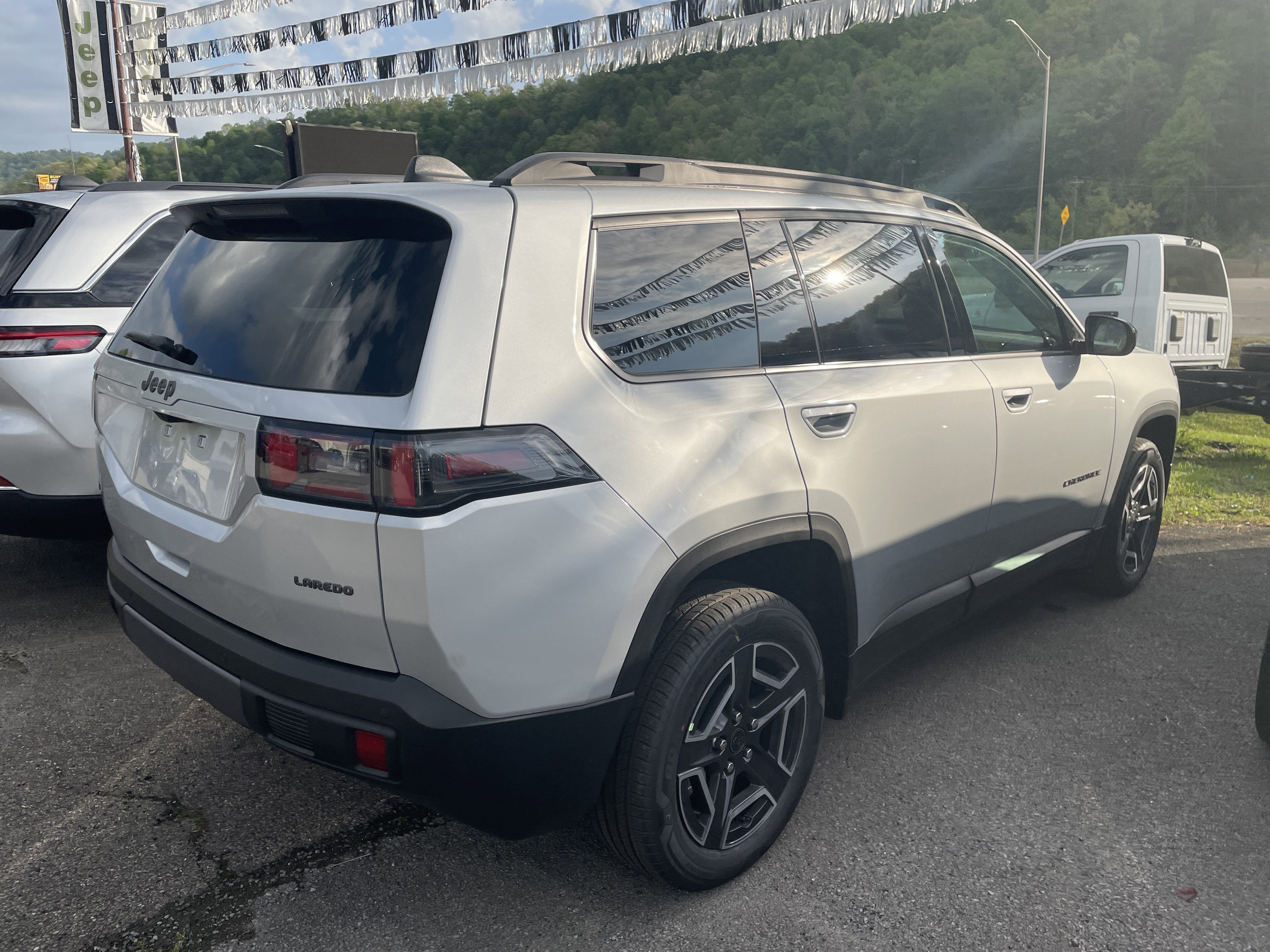 2026 Jeep Cherokee CHEROKEE LAREDO 4X4