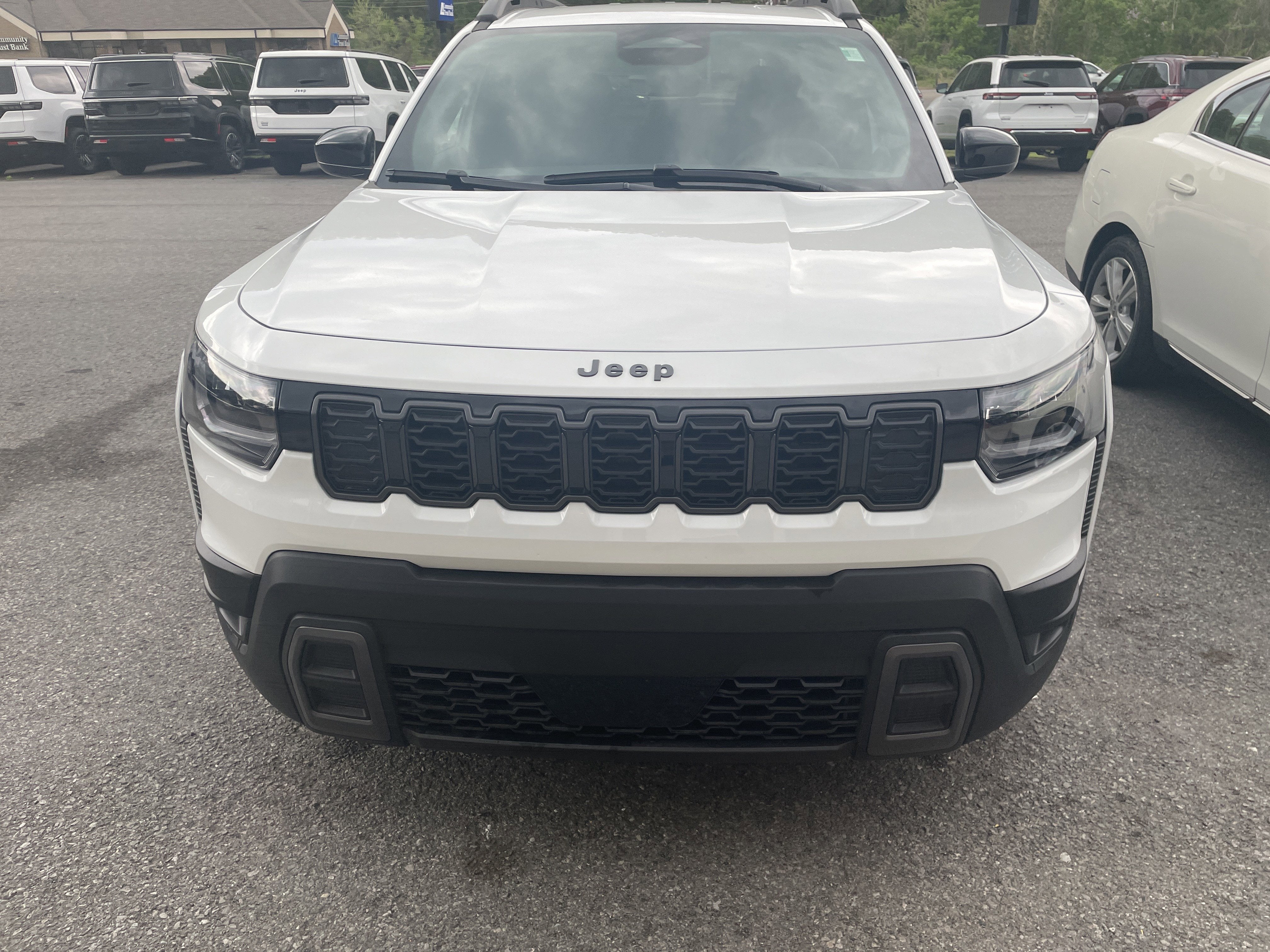 2026 Jeep Cherokee CHEROKEE LAREDO 4X4