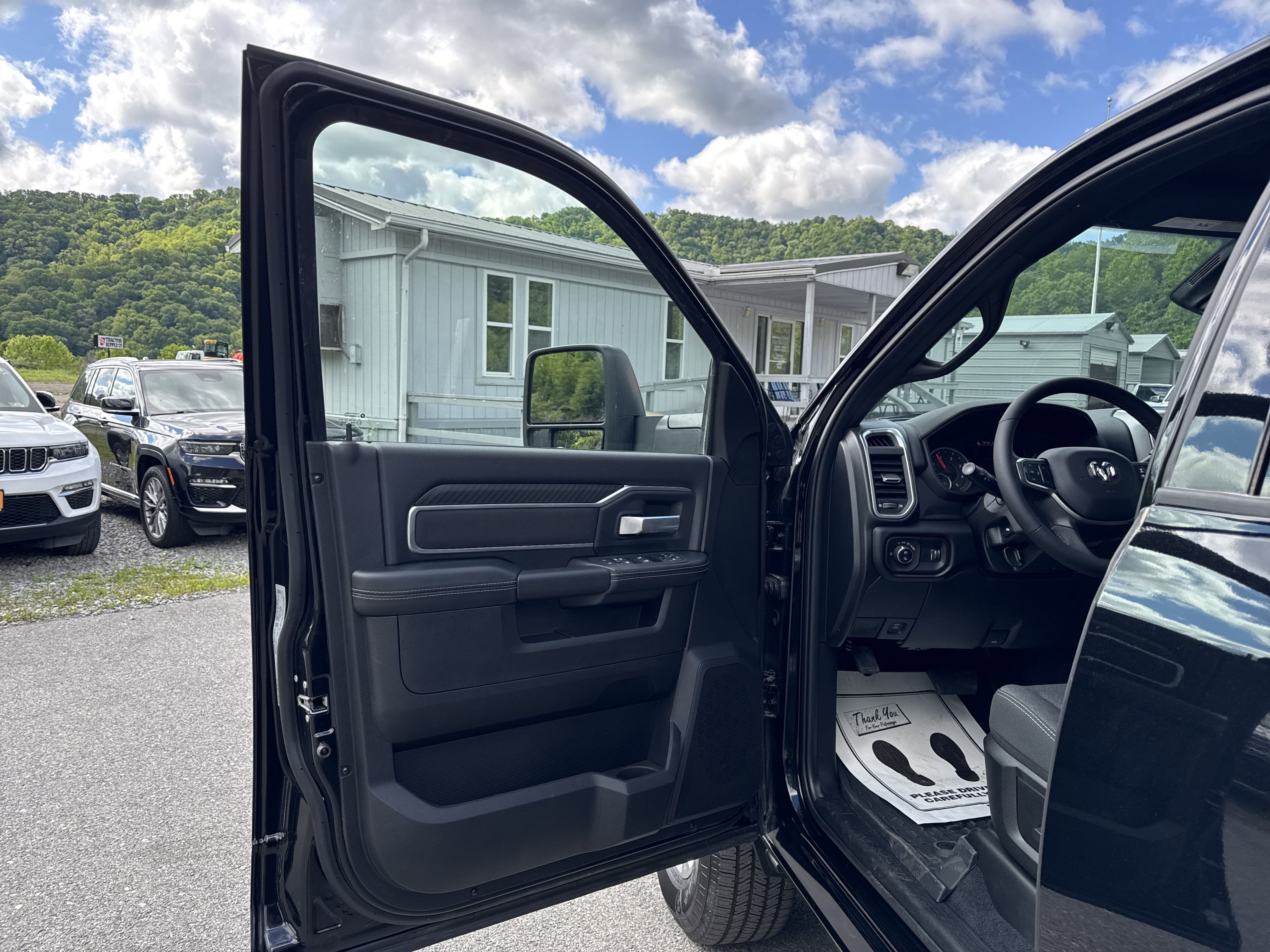 2025 RAM Ram 2500 RAM 2500 BIG HORN CREW CAB 4X4 6'4' BOX