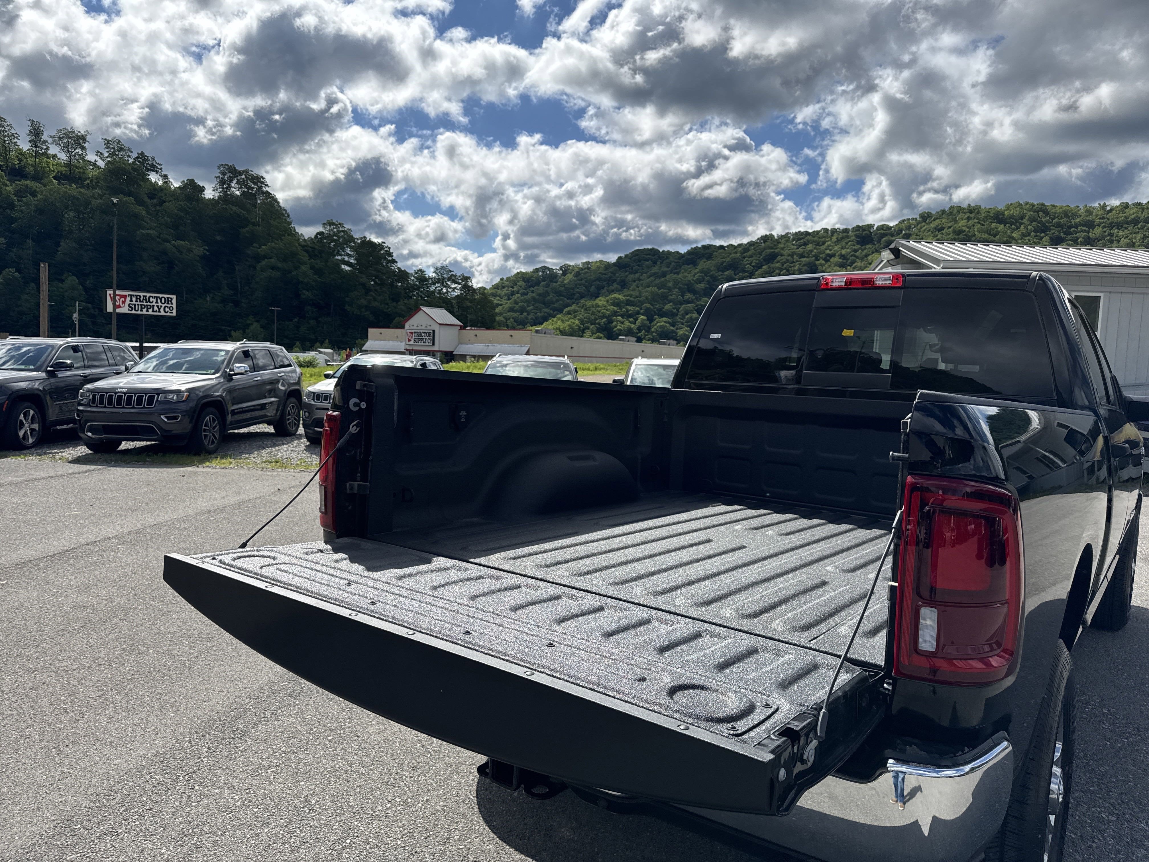 2025 RAM Ram 2500 RAM 2500 BIG HORN CREW CAB 4X4 6'4' BOX