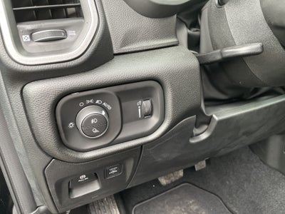 2027 RAM Ram 1500 RAM 1500 EXPRESS CREW CAB 4X4 5'7' BOX