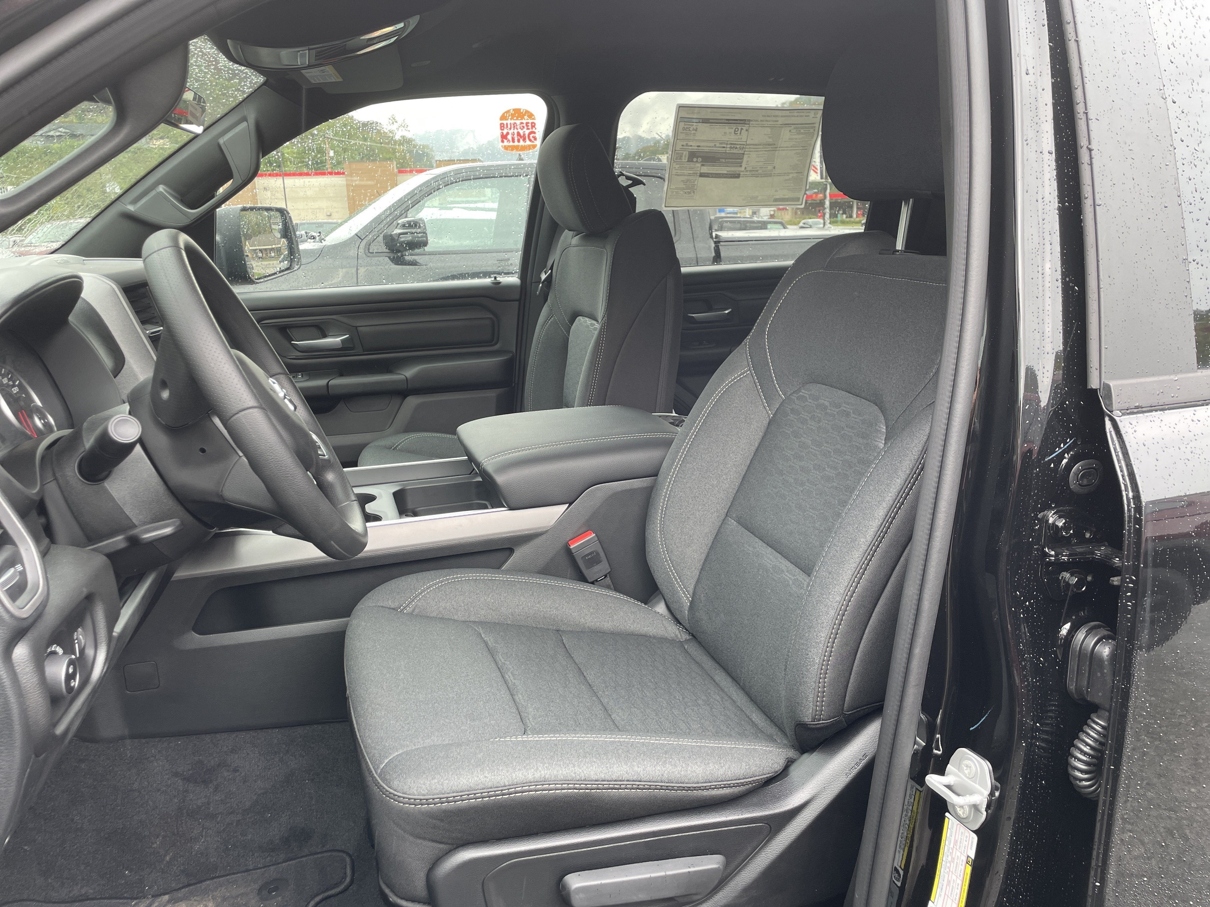 2027 RAM Ram 1500 RAM 1500 EXPRESS CREW CAB 4X4 5'7' BOX