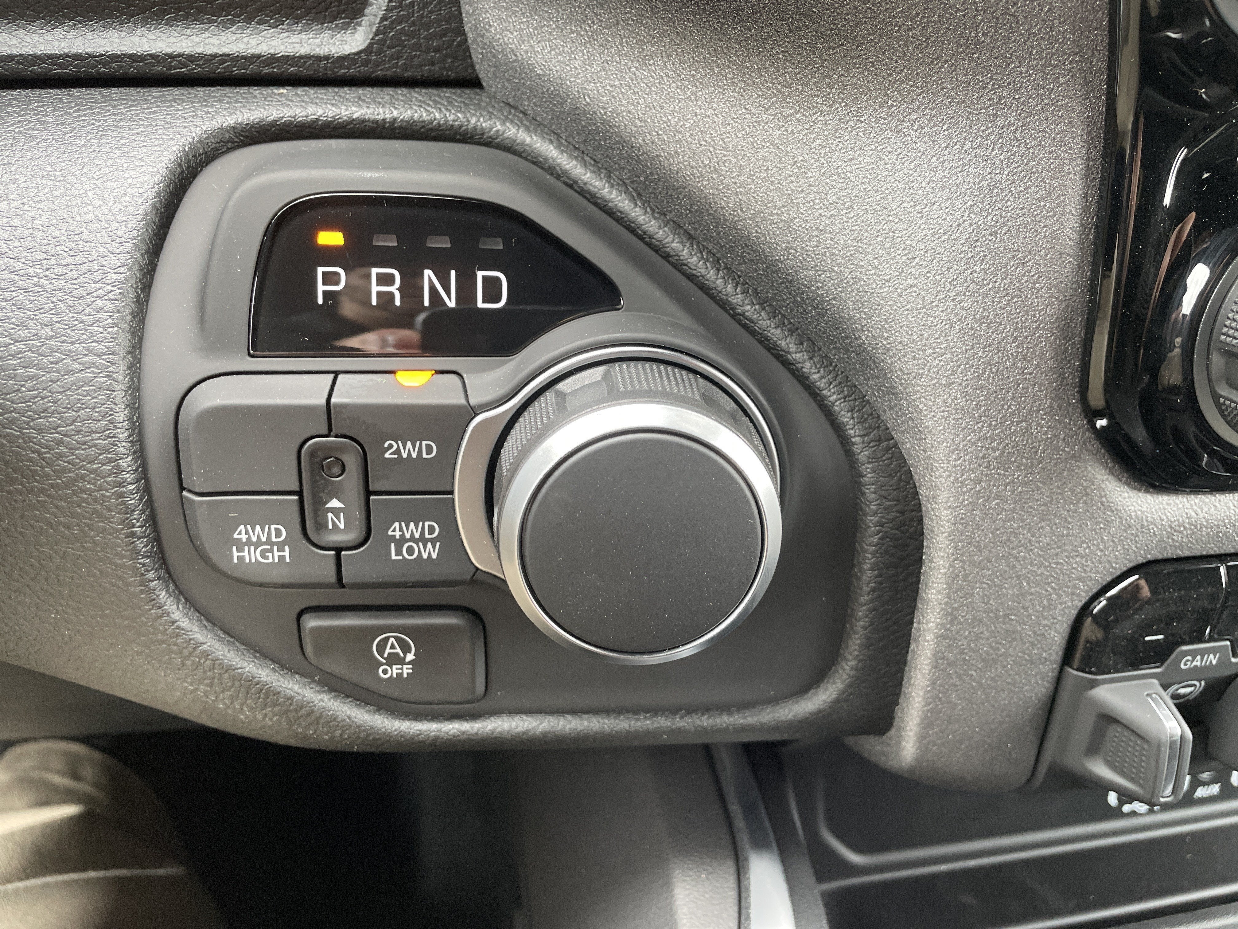 2027 RAM Ram 1500 RAM 1500 EXPRESS CREW CAB 4X4 5'7' BOX