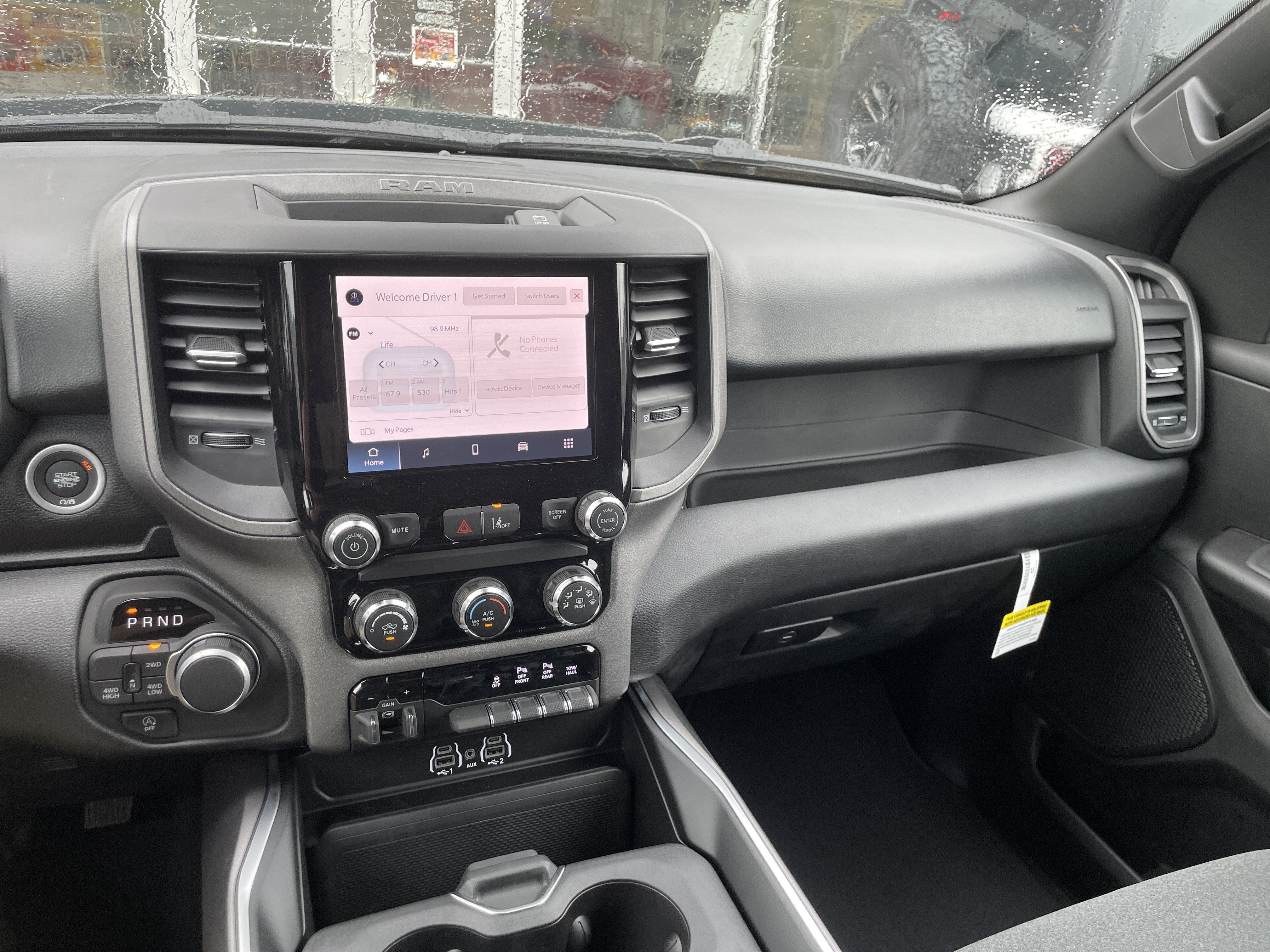 2027 RAM Ram 1500 RAM 1500 EXPRESS CREW CAB 4X4 5'7' BOX
