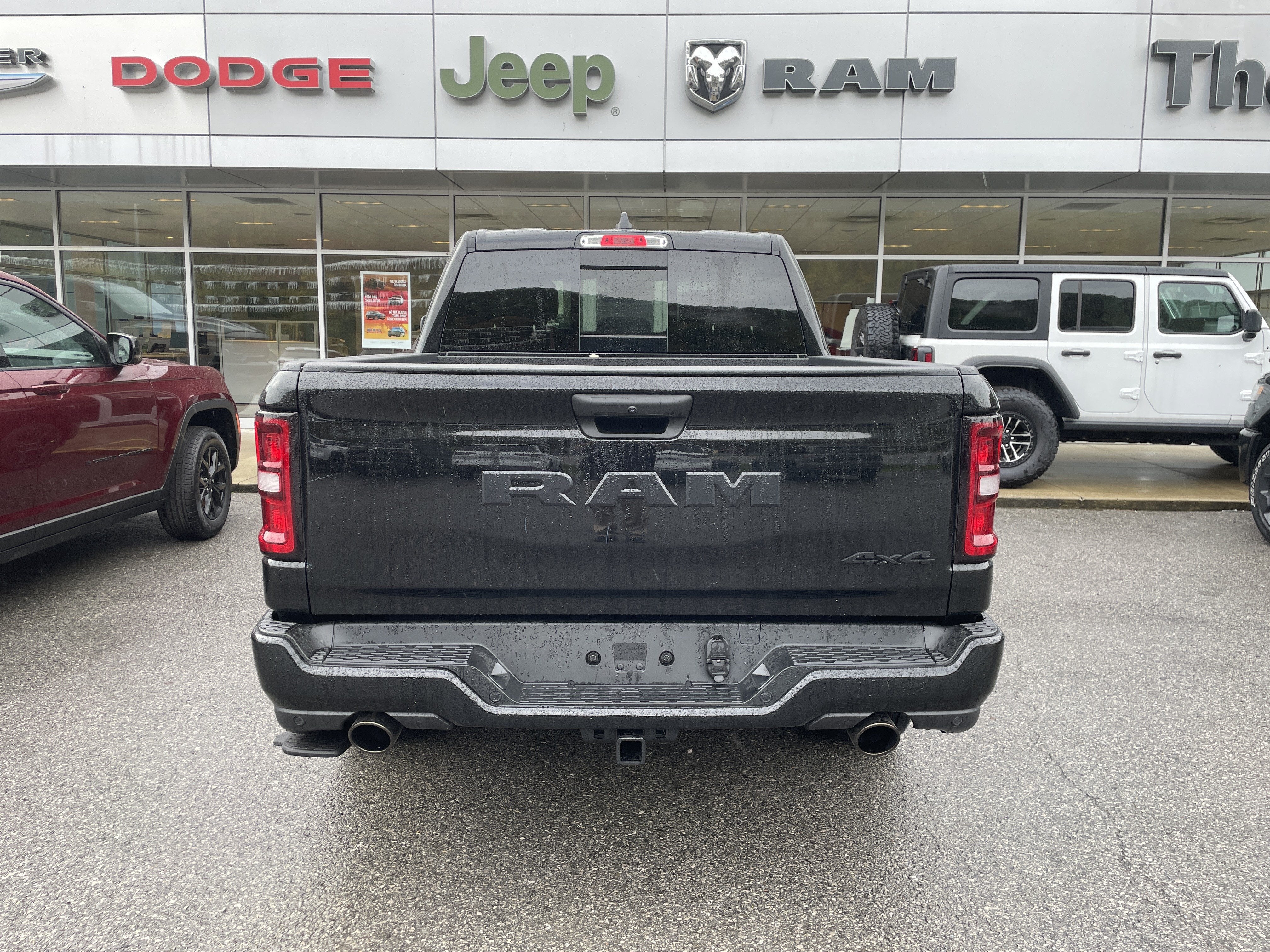2027 RAM Ram 1500 RAM 1500 EXPRESS CREW CAB 4X4 5'7' BOX
