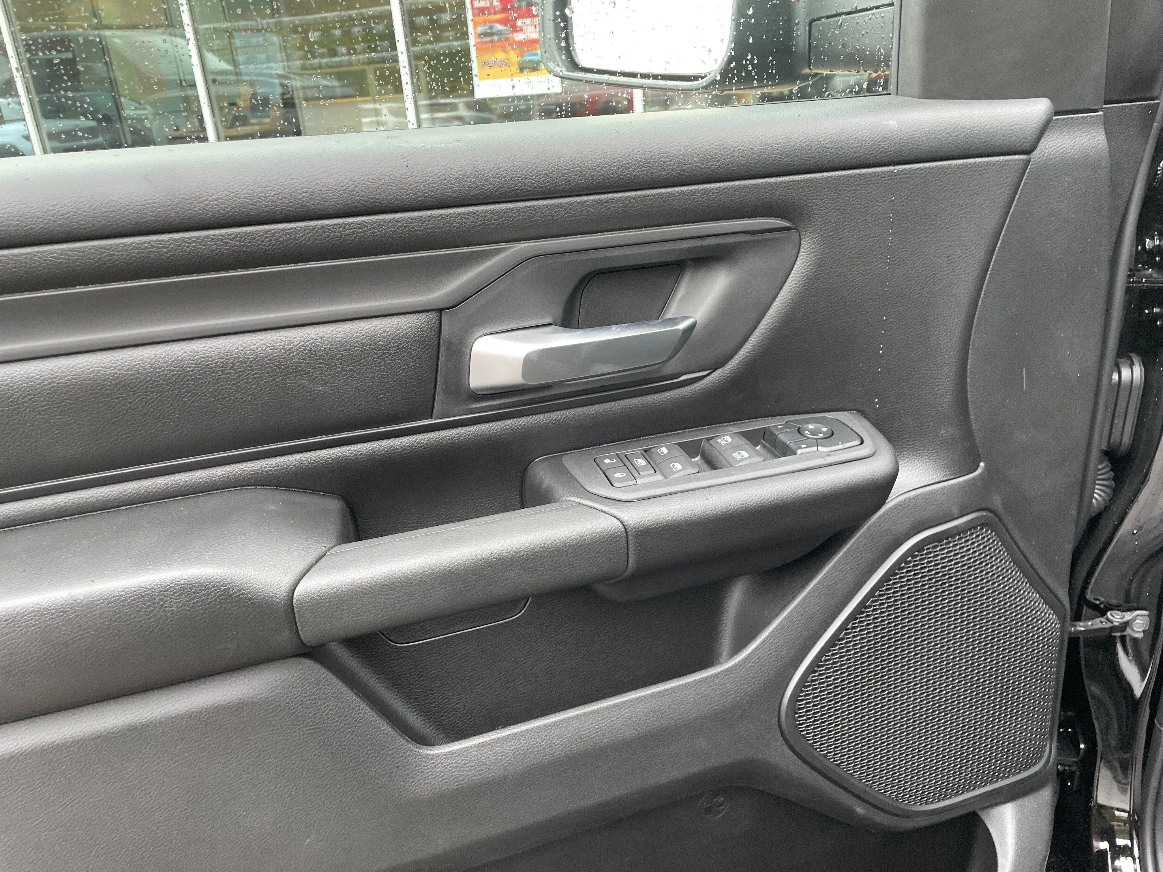 2027 RAM Ram 1500 RAM 1500 EXPRESS CREW CAB 4X4 5'7' BOX