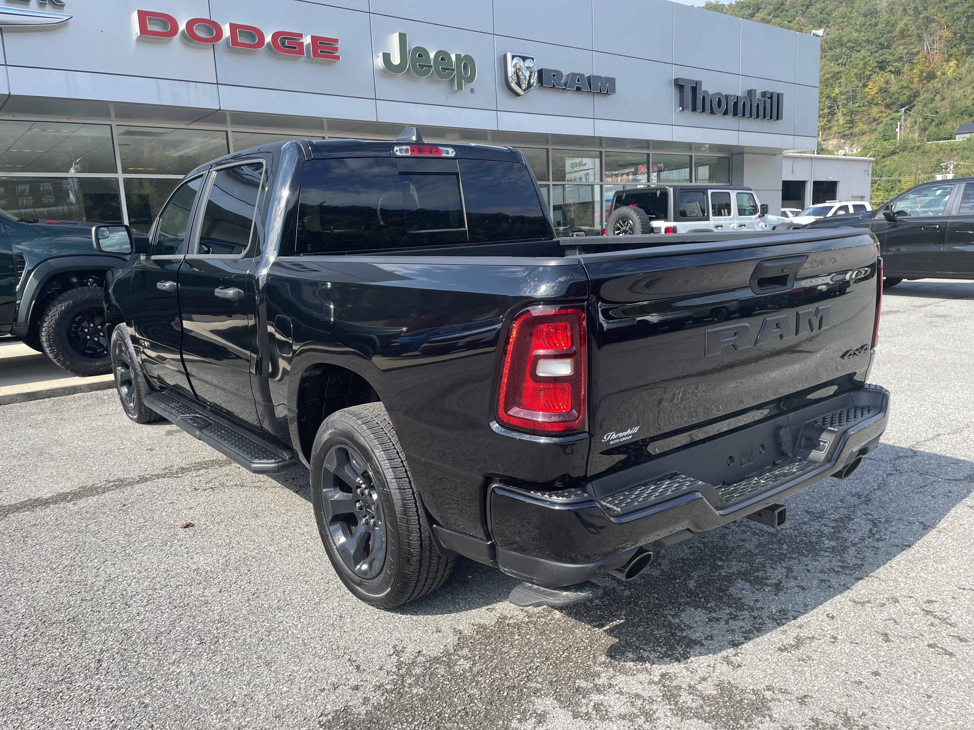 2027 RAM Ram 1500 RAM 1500 EXPRESS CREW CAB 4X4 5'7' BOX