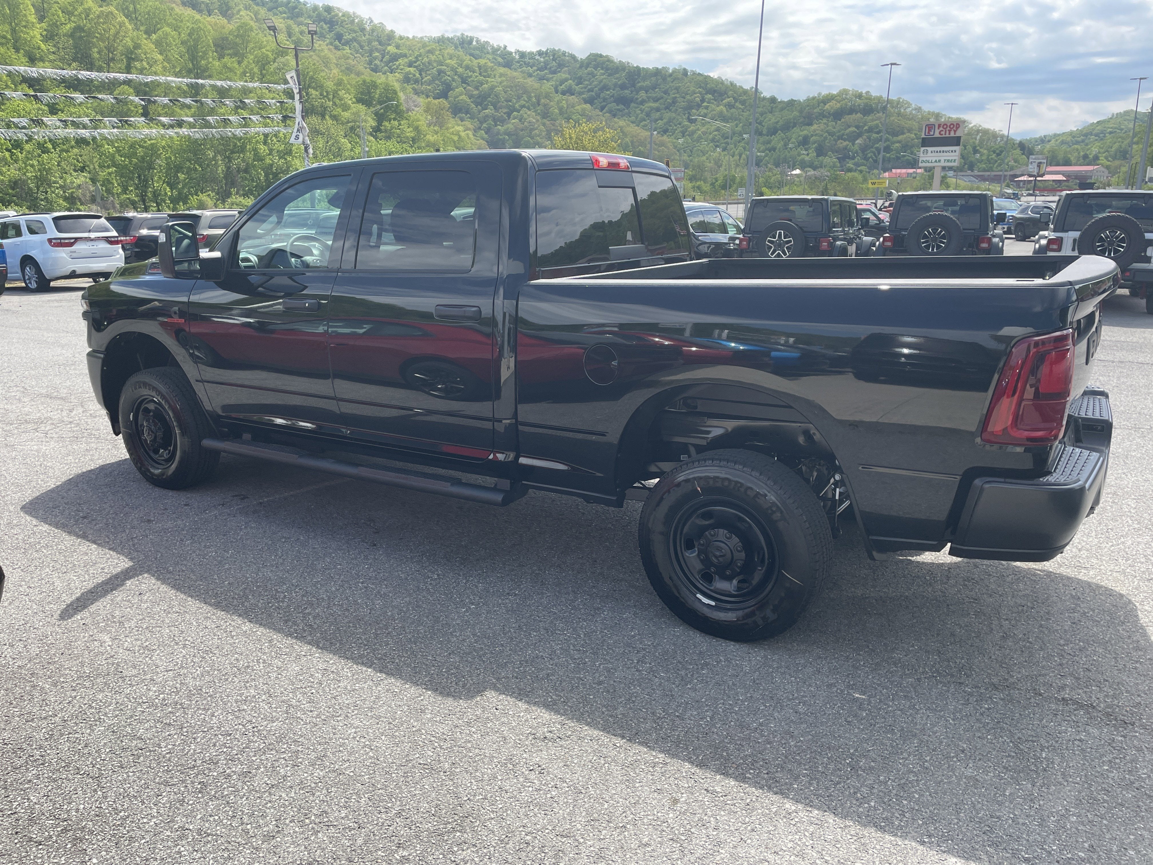 2026 RAM Ram 2500 RAM 2500 TRADESMAN CREW CAB 4X4 6'4' BOX