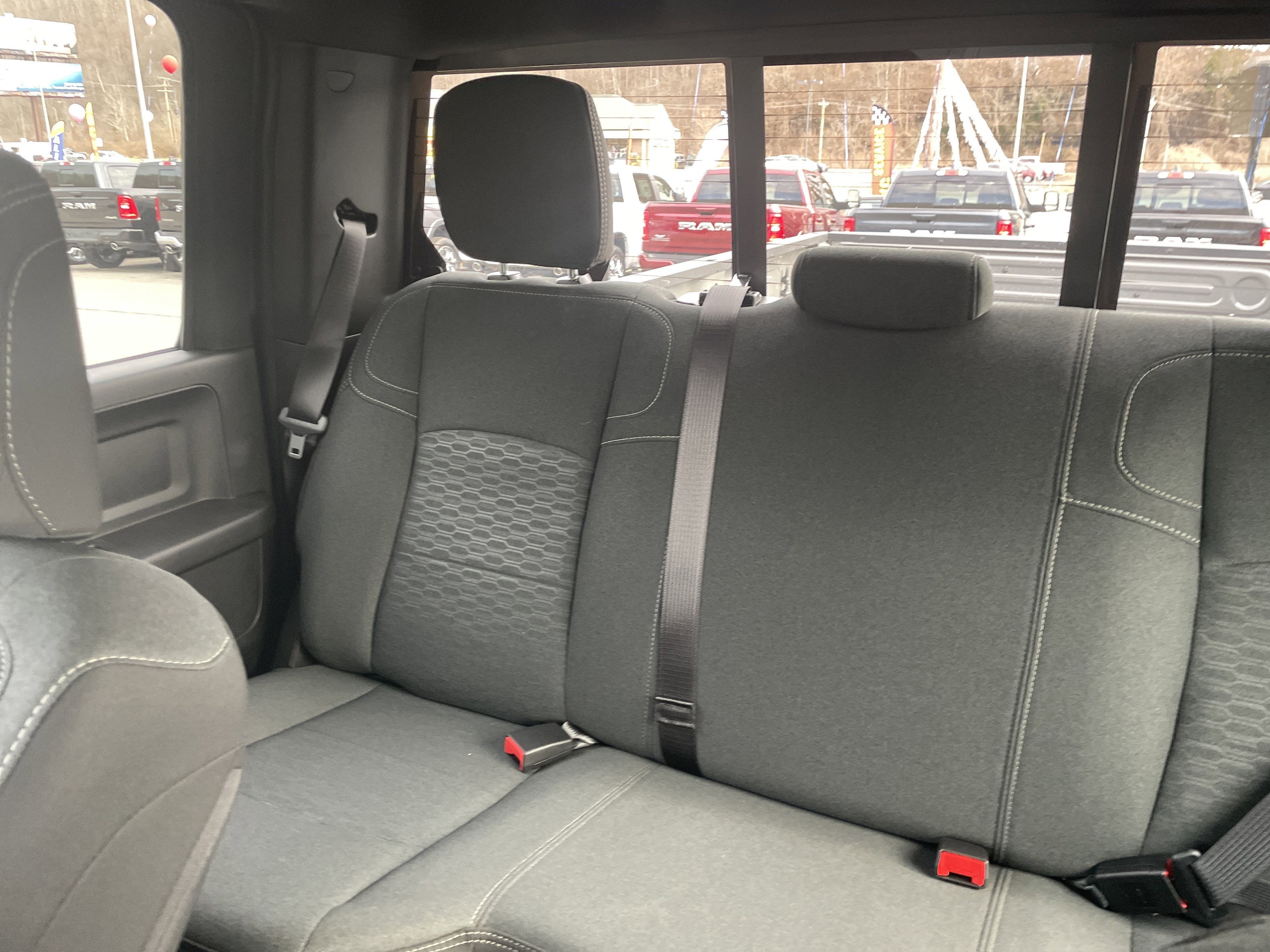 2026 RAM Ram 2500 RAM 2500 BLACK EXPRESS CREW CAB 4X4 8' BOX