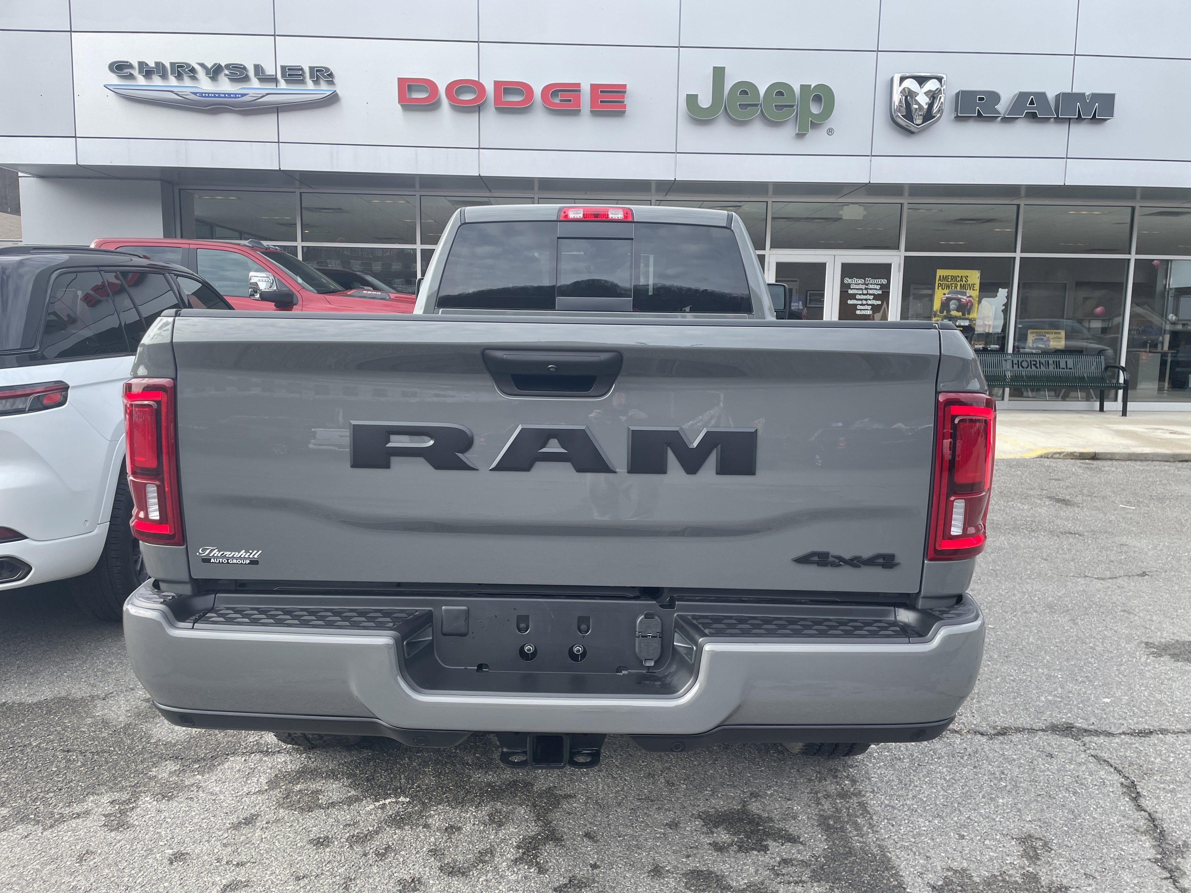 2026 RAM Ram 2500 RAM 2500 BLACK EXPRESS CREW CAB 4X4 8' BOX