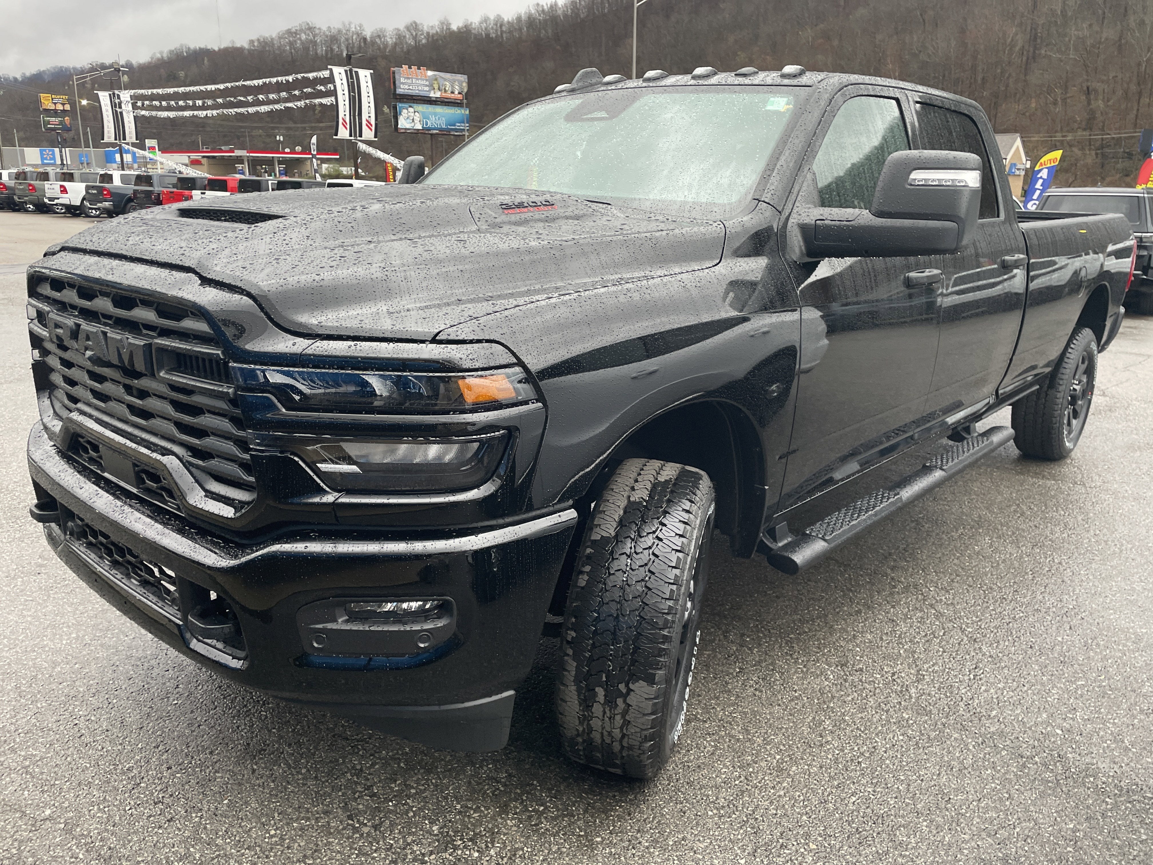 2026 RAM Ram 2500 RAM 2500 BLACK EXPRESS CREW CAB 4X4 8' BOX