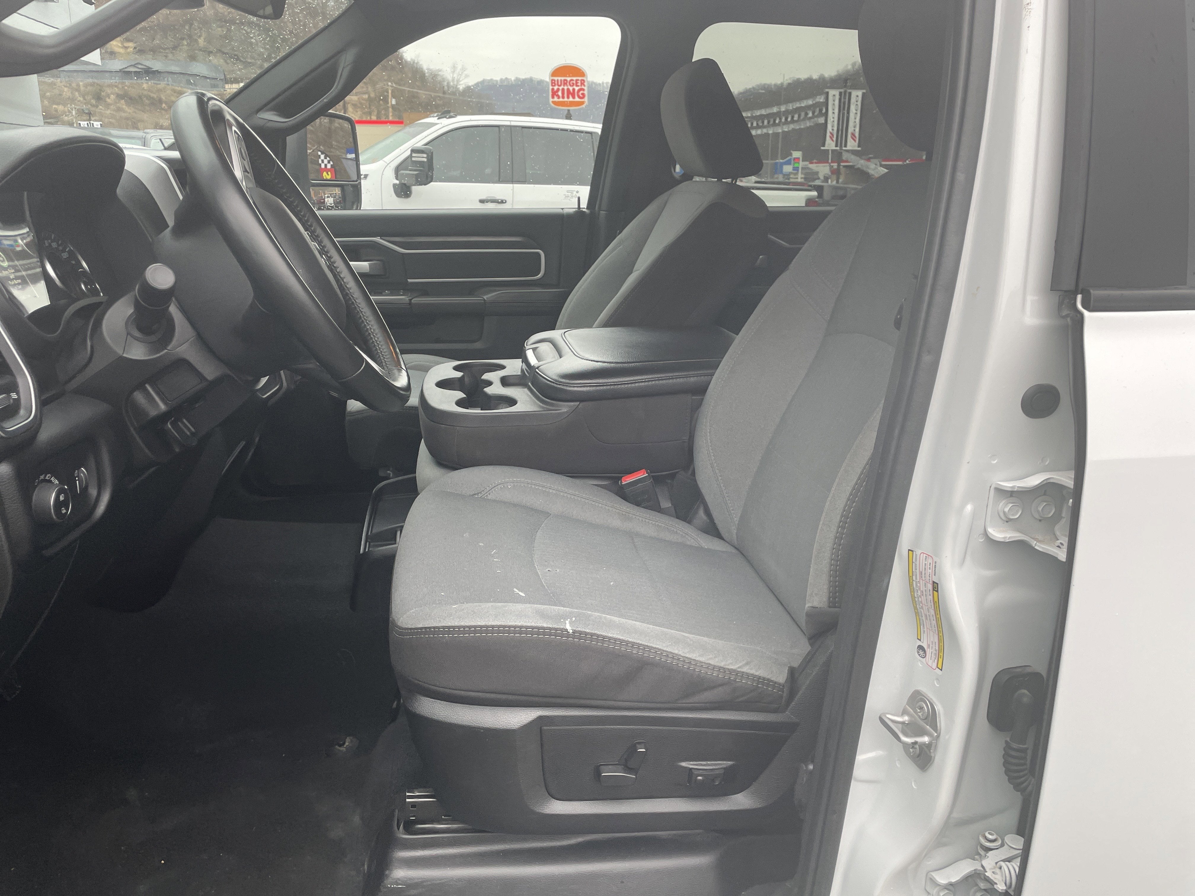 2024 RAM 2500 Big Horn Crew Cab 4x4 8' Box