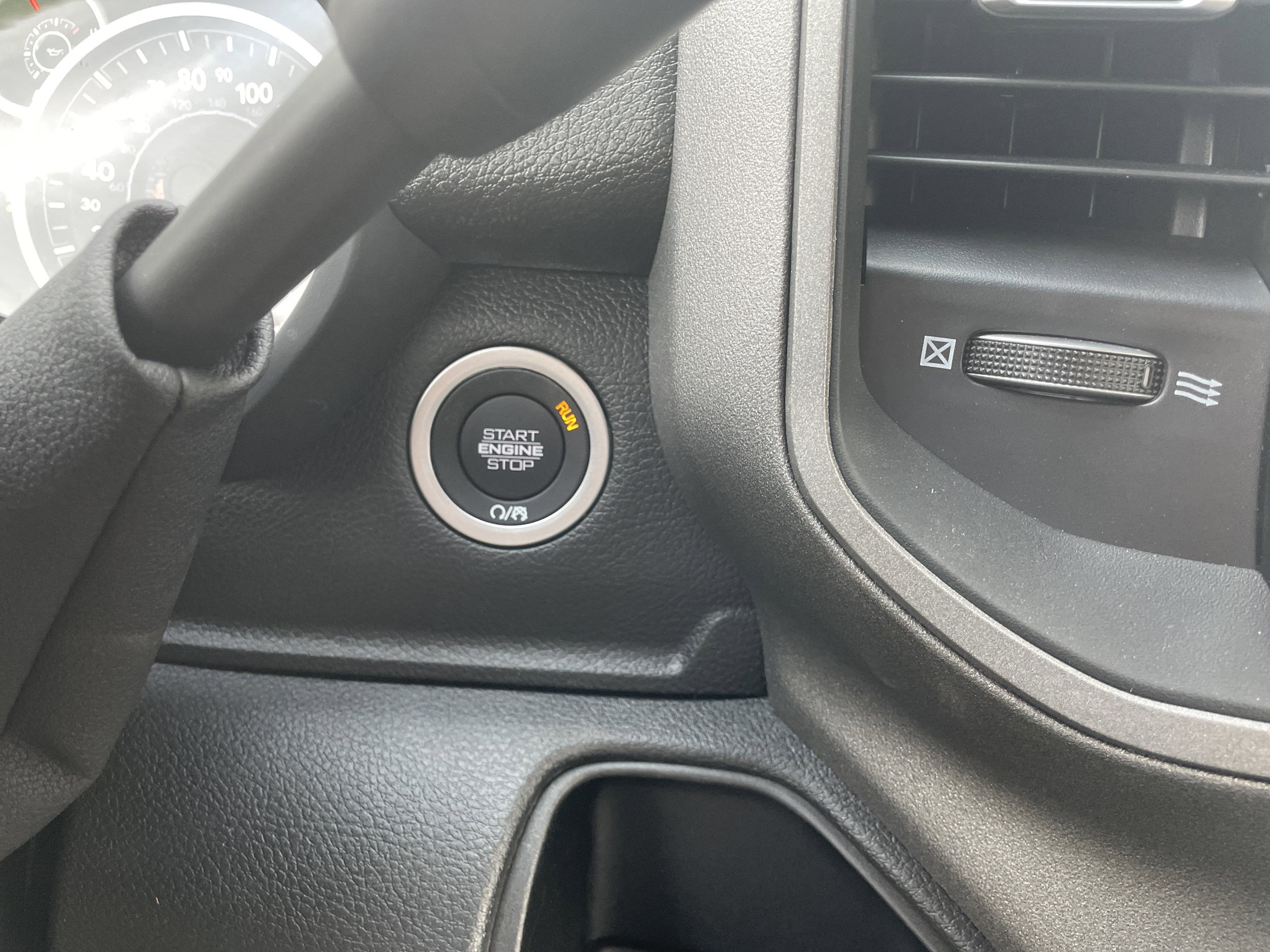 2026 RAM Ram 3500 Chassis Cab RAM 3500 TRADESMAN CHASSIS REGULAR CAB 4X2 84' CA