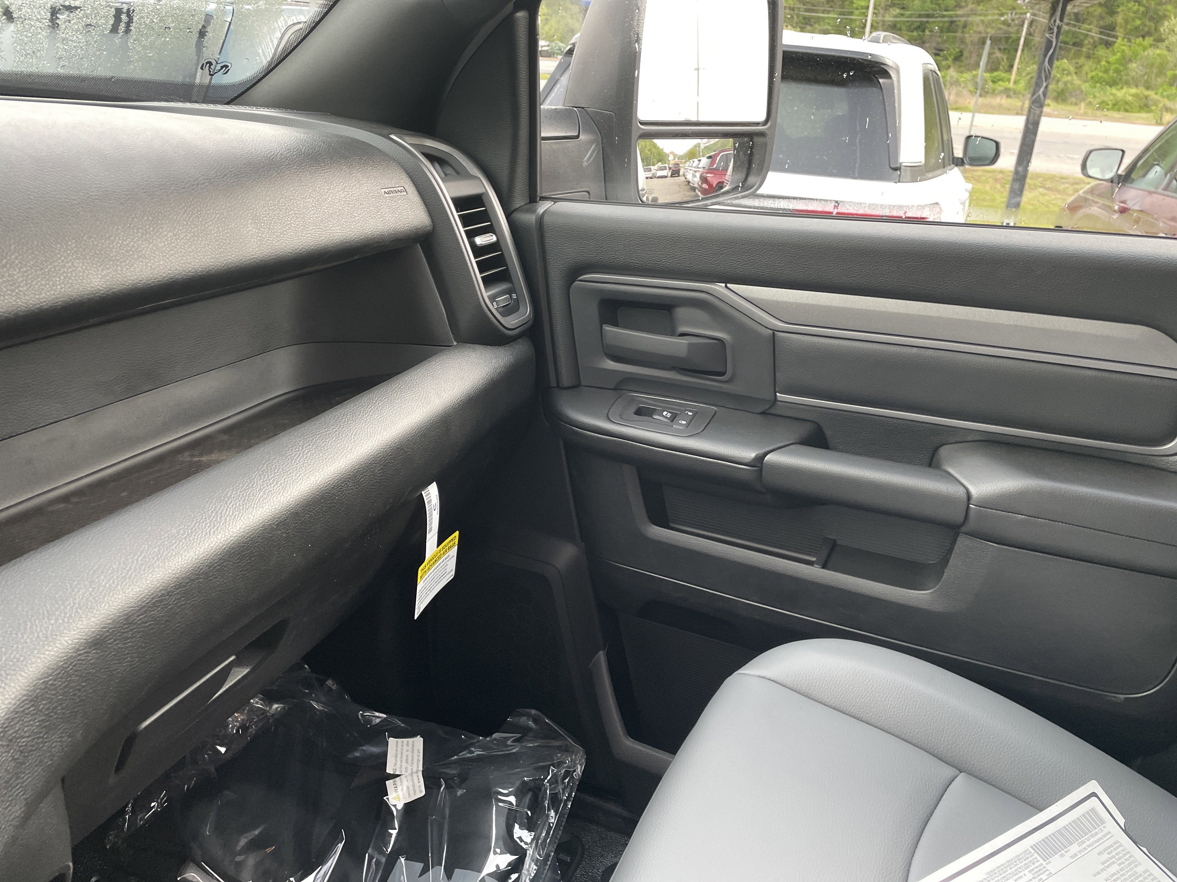 2026 RAM Ram 3500 Chassis Cab RAM 3500 TRADESMAN CHASSIS REGULAR CAB 4X2 84' CA