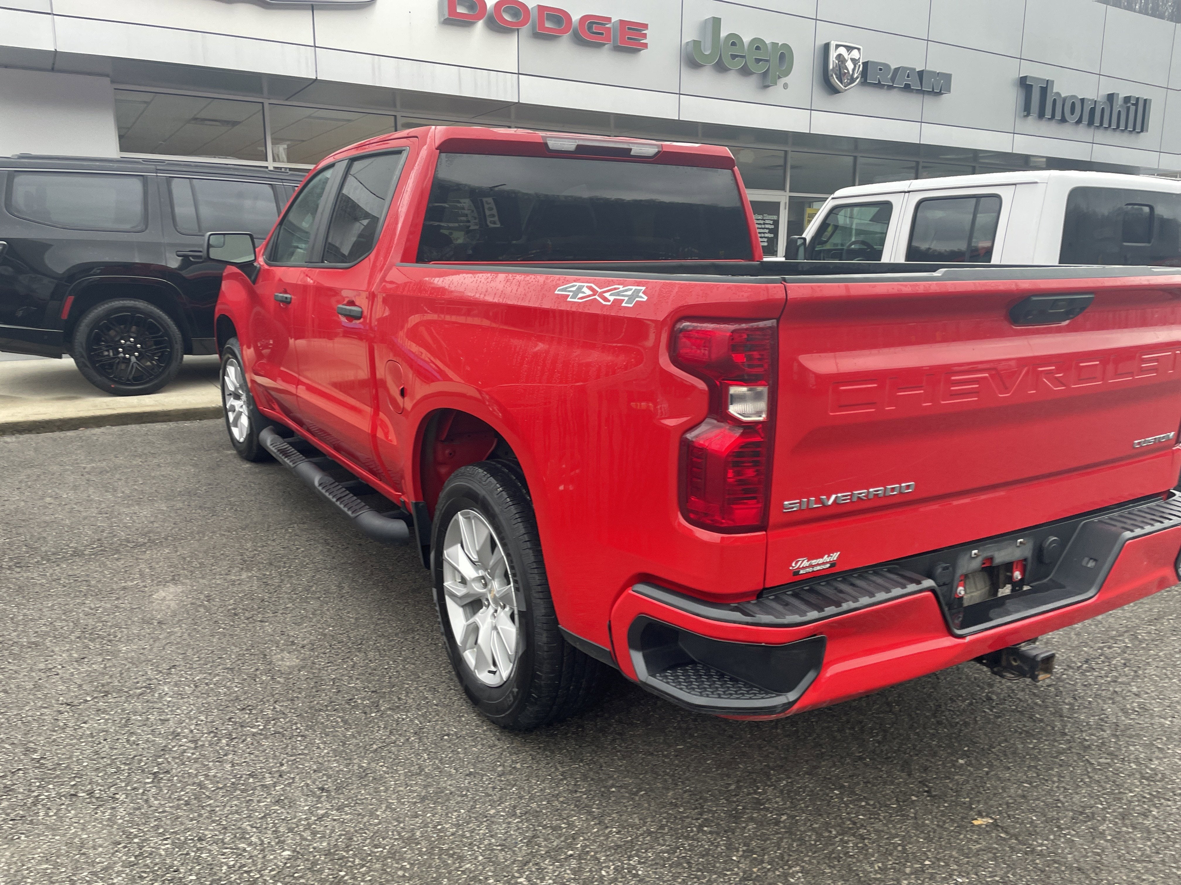 2022 Chevrolet Silverado 1500 4WD Crew Cab Short Bed Custom