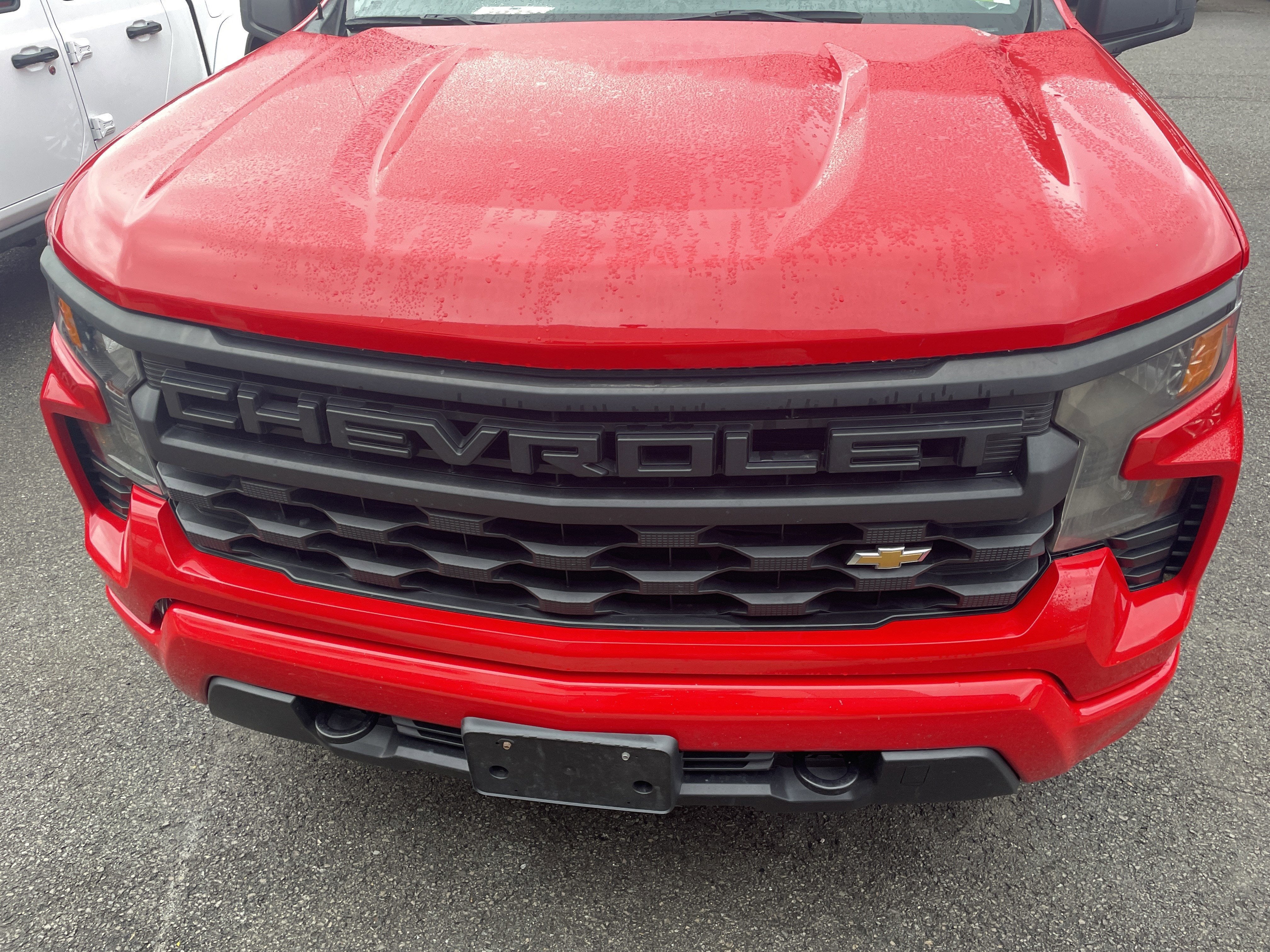 2022 Chevrolet Silverado 1500 4WD Crew Cab Short Bed Custom
